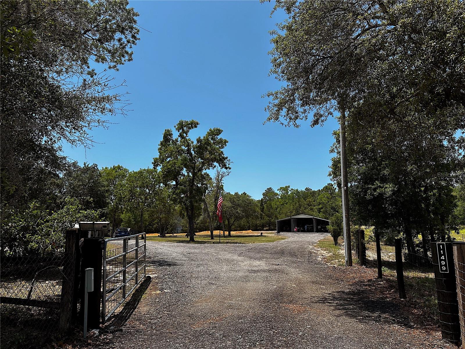 Listing photo id 15 for 11499 Sedate Street