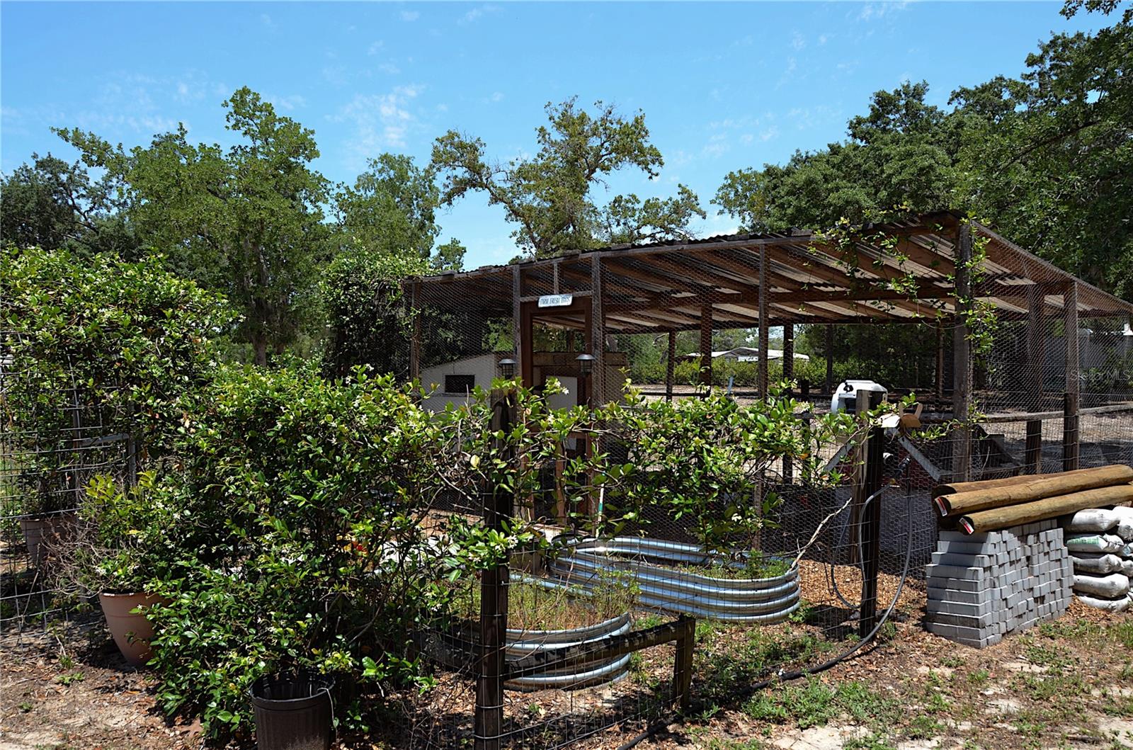 Listing photo id 25 for 11499 Sedate Street