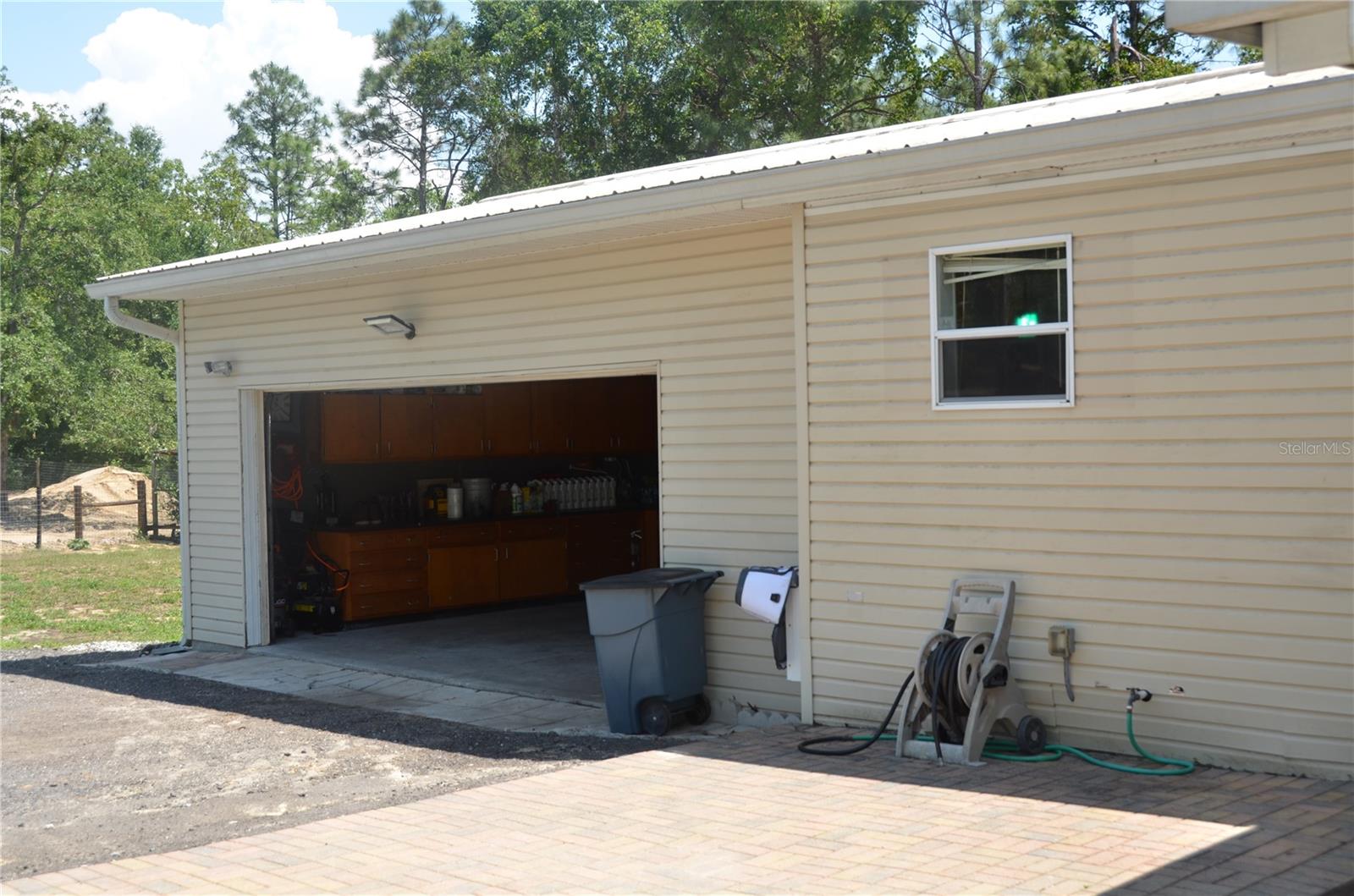 Listing photo id 26 for 11499 Sedate Street