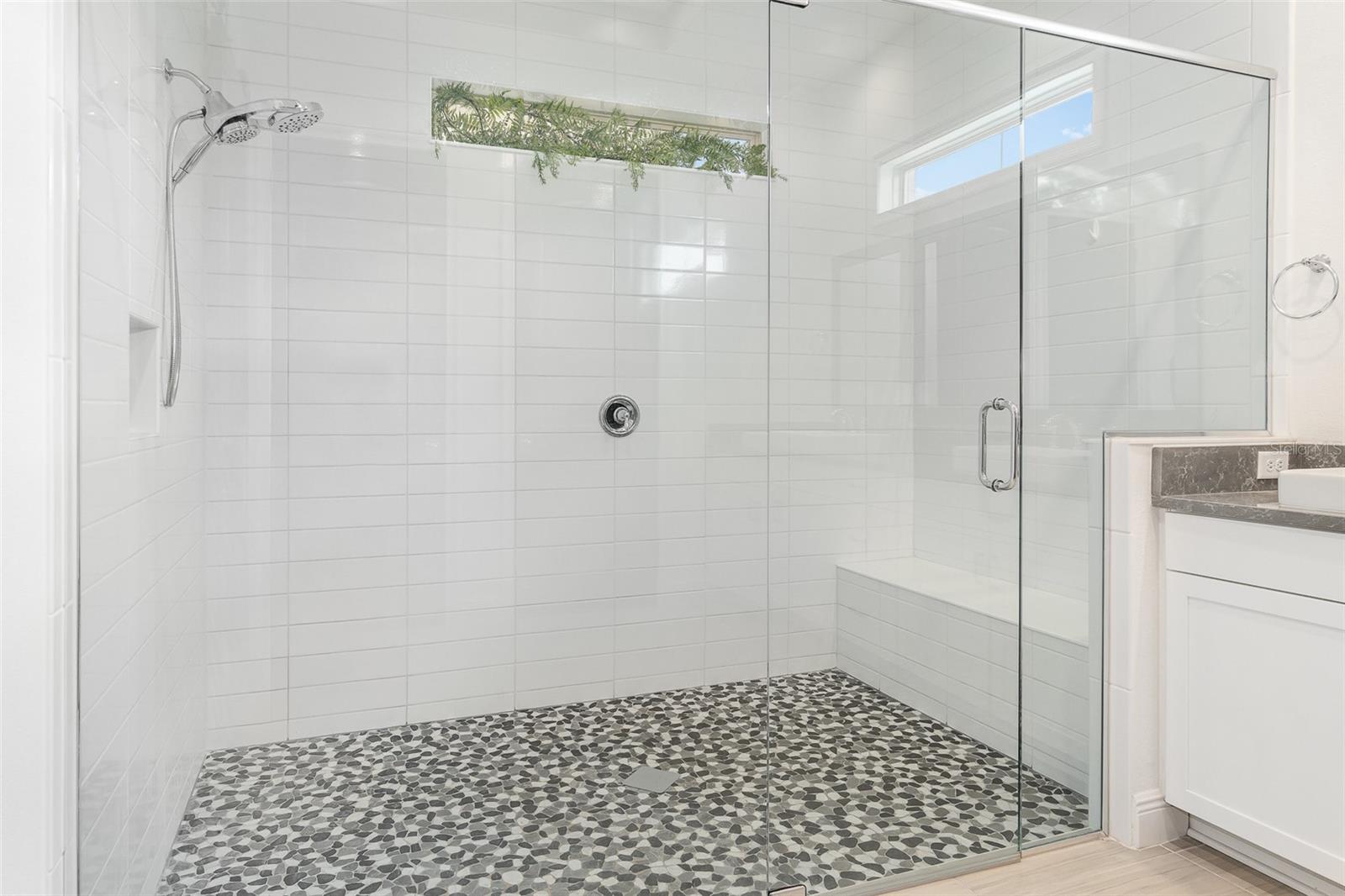 Image 16 of 40 For 10266r Beechwood Lane