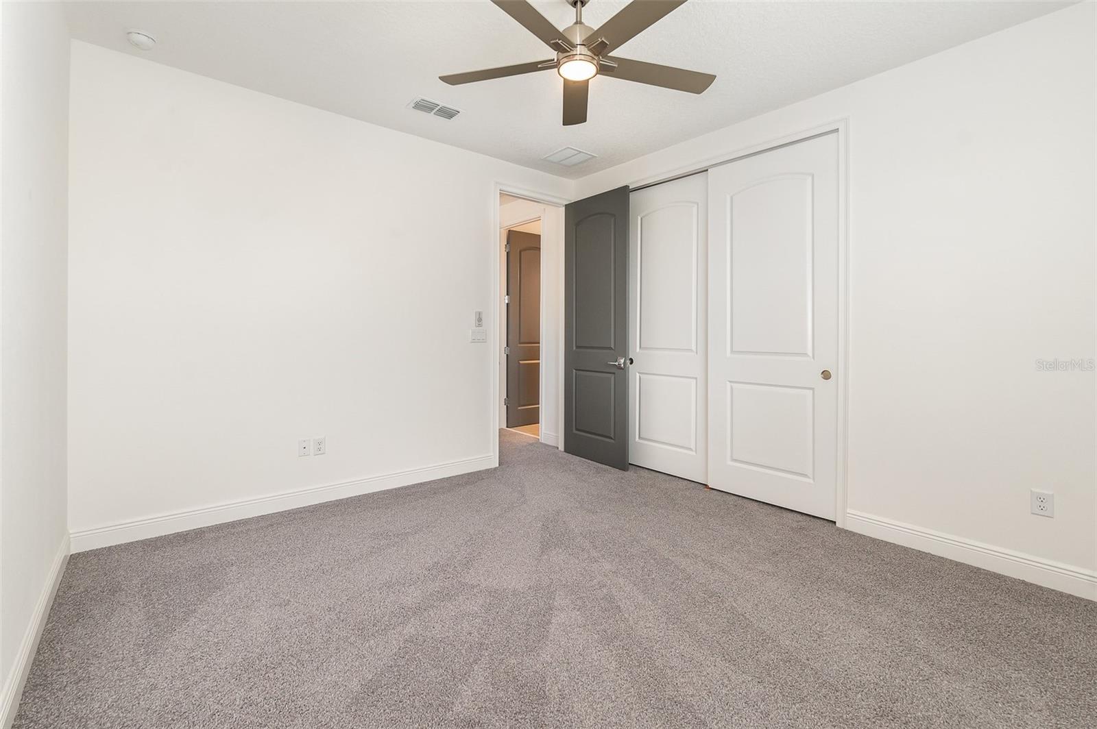 Image 24 of 40 For 10266r Beechwood Lane
