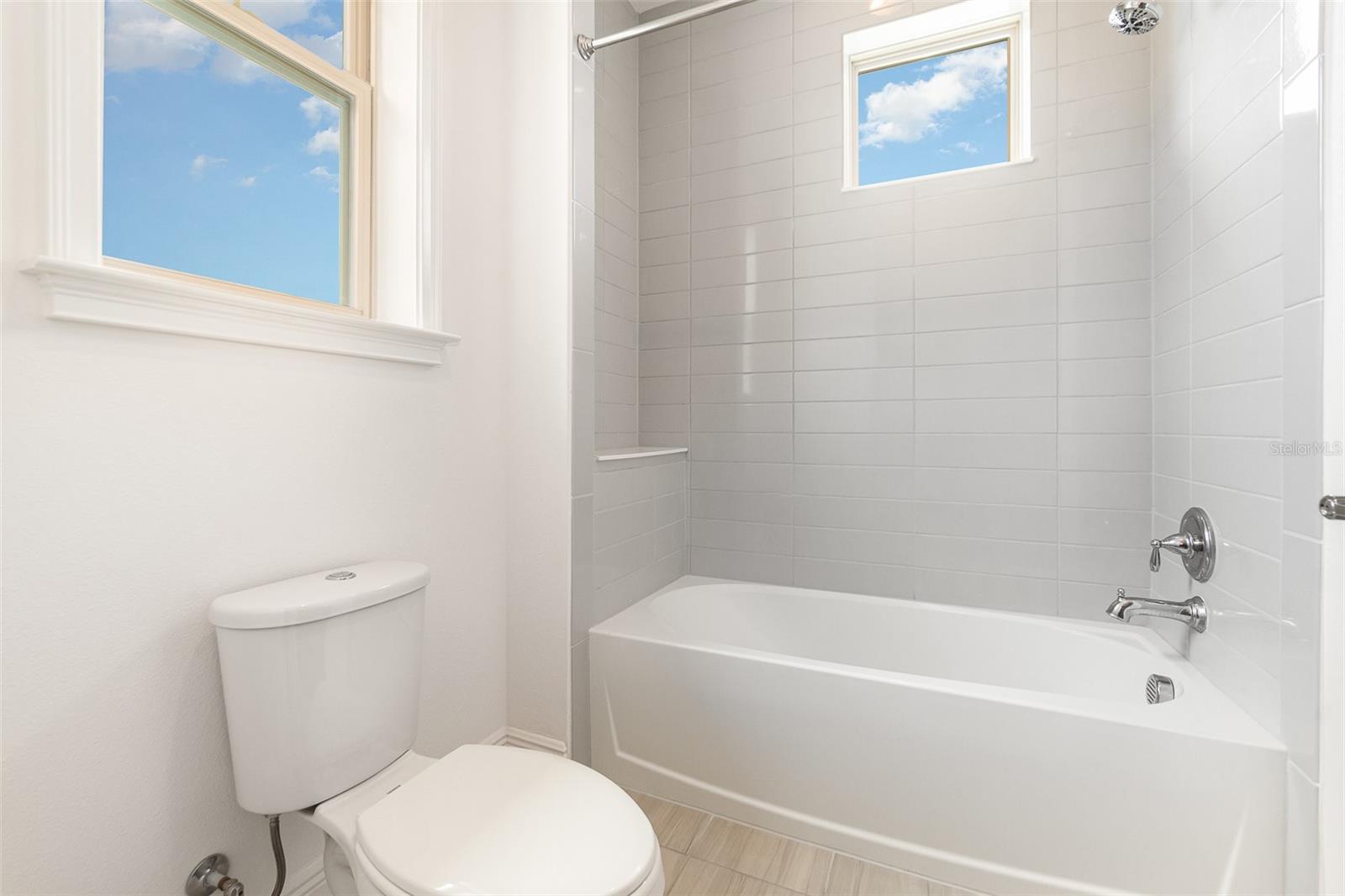 Image 26 of 40 For 10266r Beechwood Lane