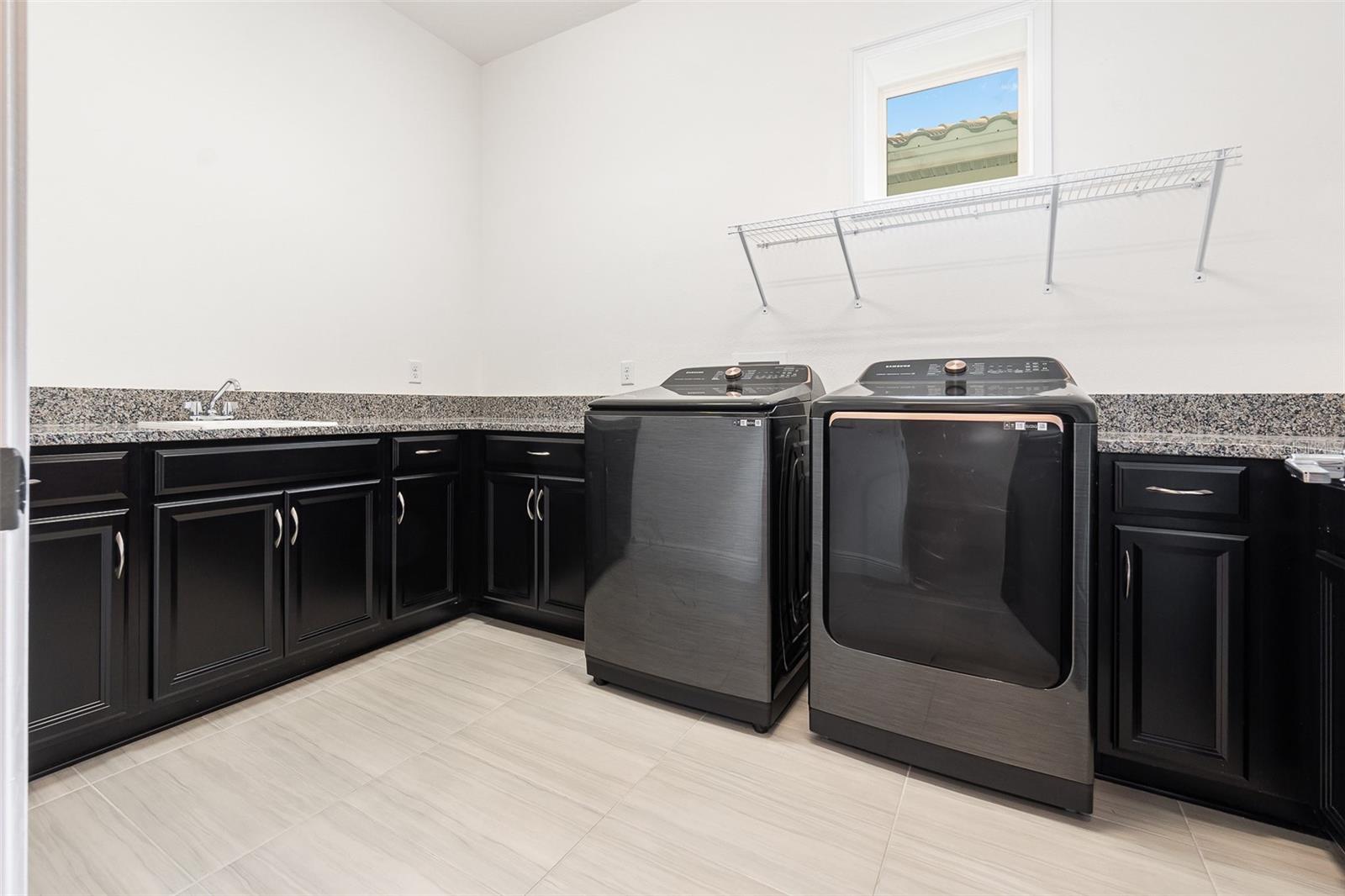 Image 9 of 40 For 10266r Beechwood Lane