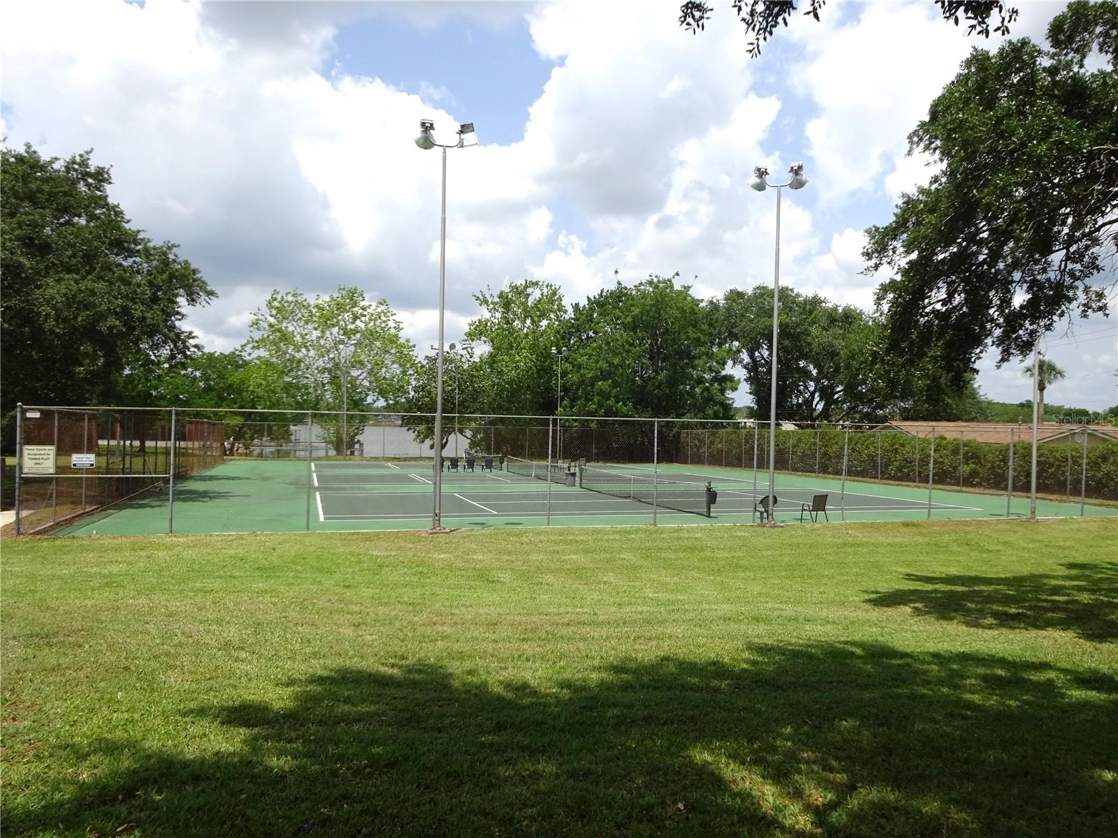 Image 21 of 27 For 672 Post Oak Circle 106