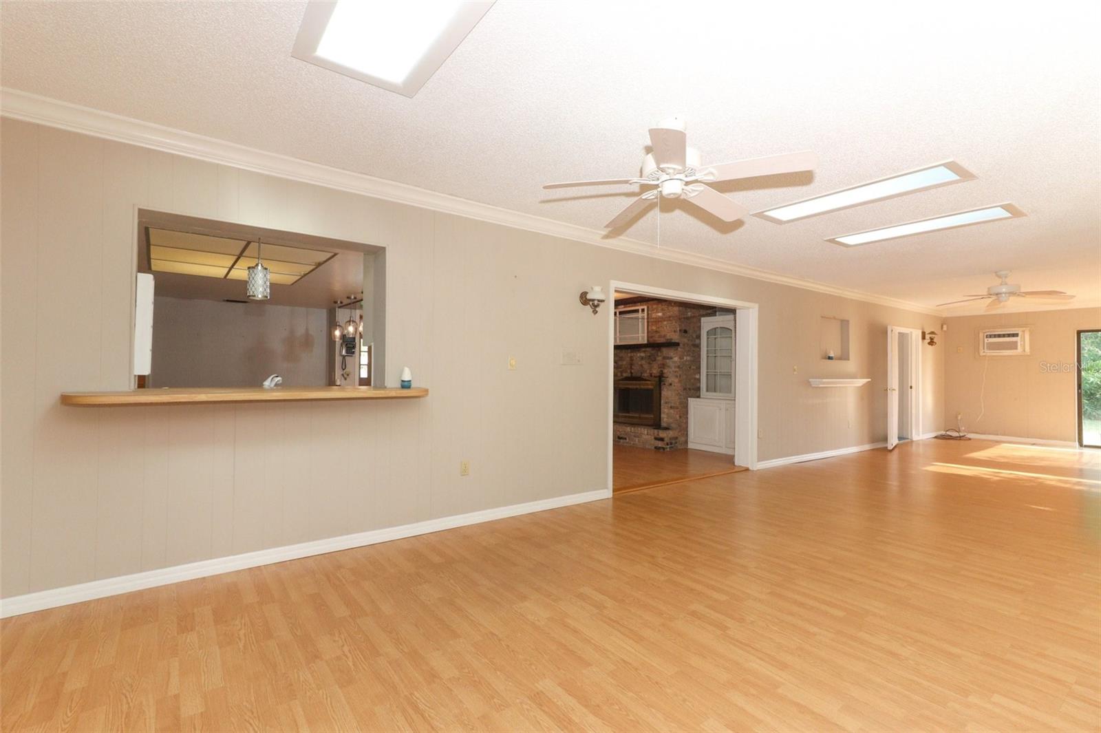Image 15 of 76 For 4141 Fallwood Circle