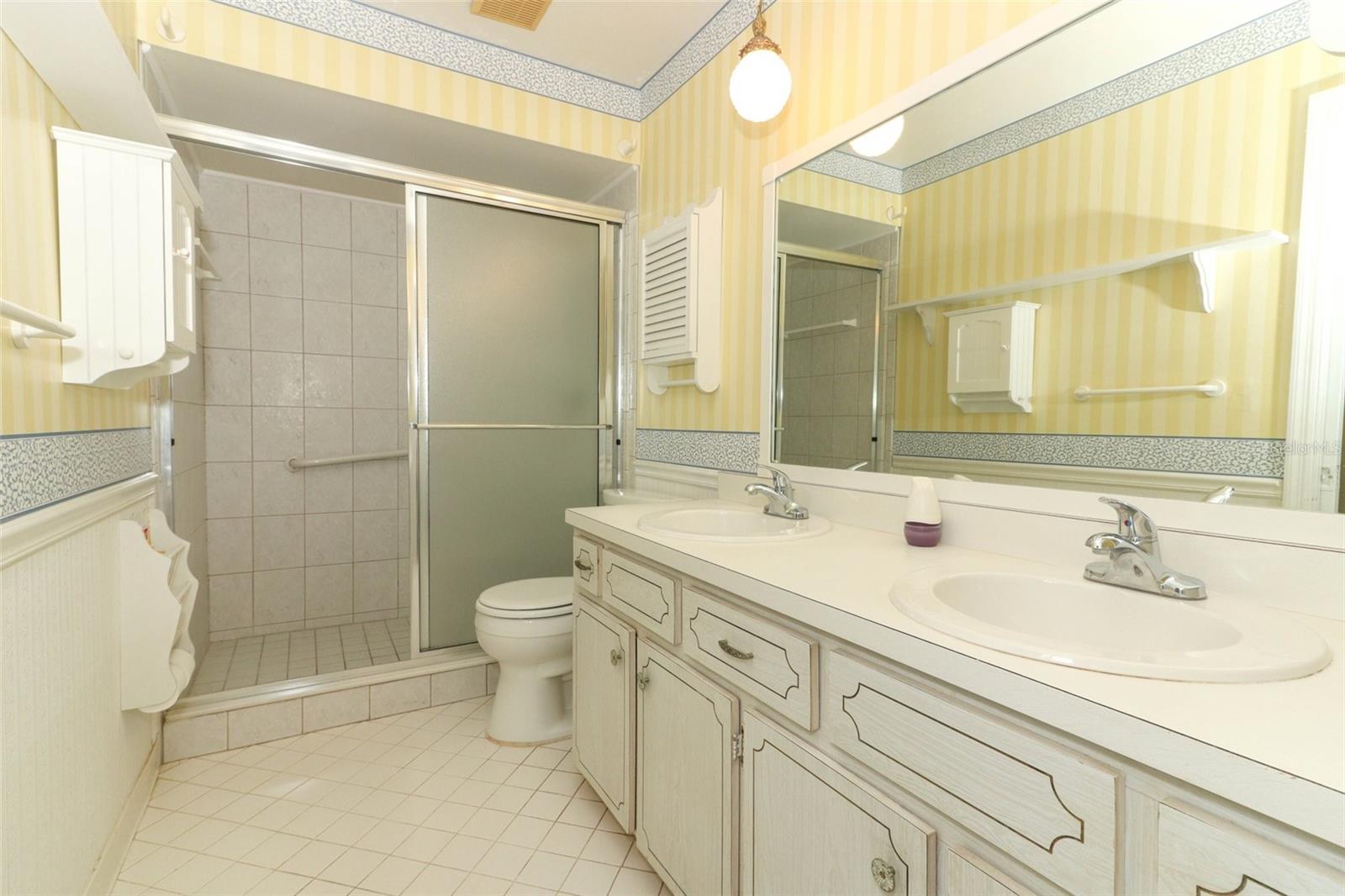 Image 22 of 76 For 4141 Fallwood Circle