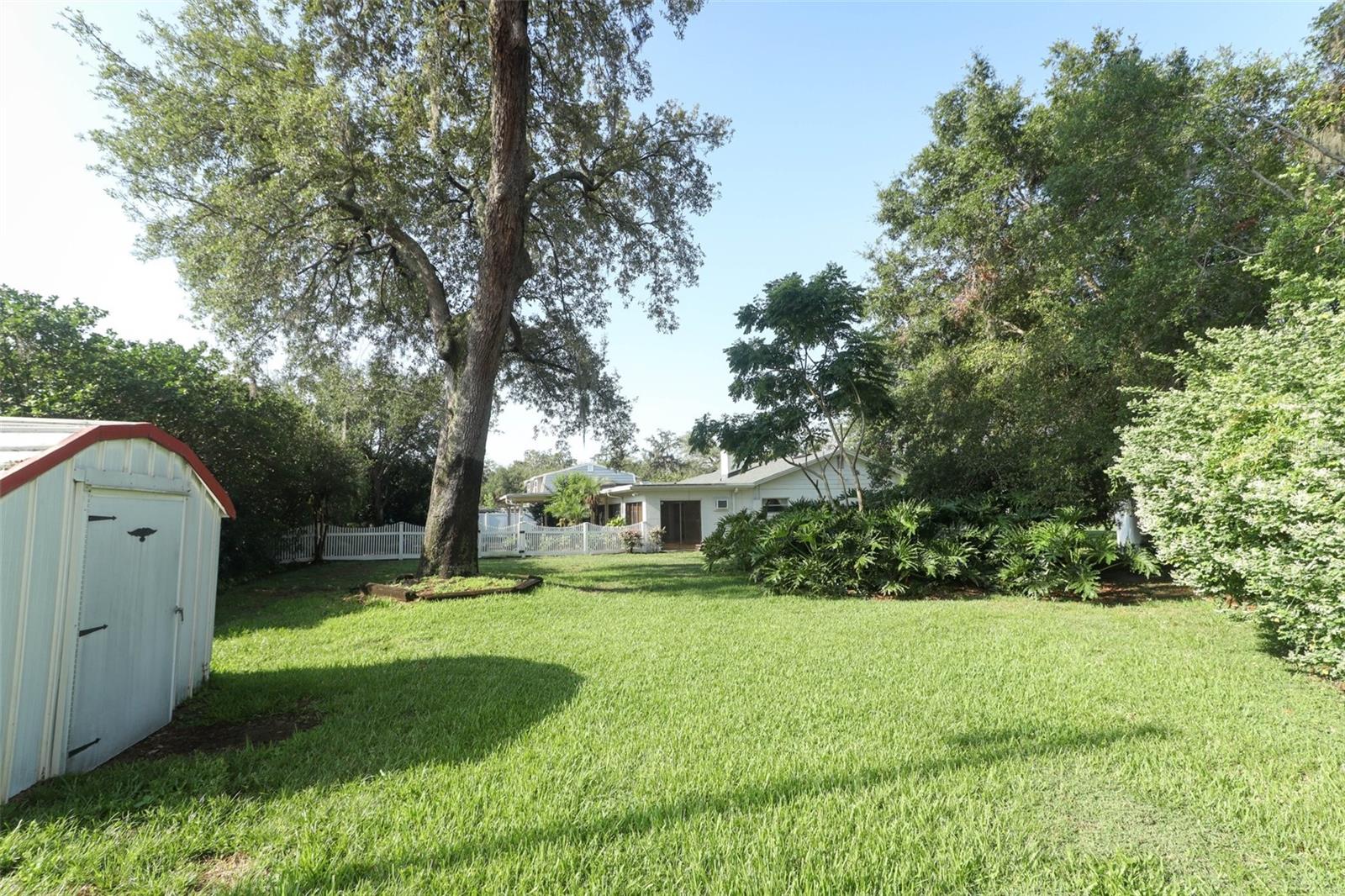 Image 49 of 76 For 4141 Fallwood Circle