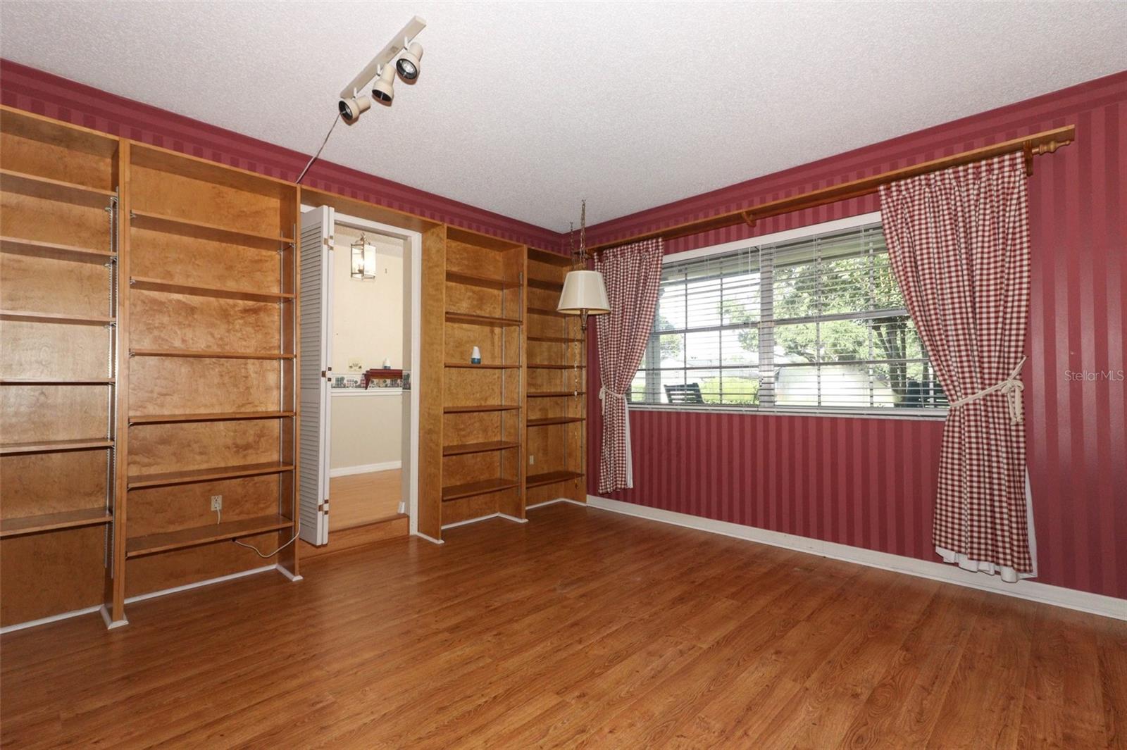 Image 5 of 76 For 4141 Fallwood Circle