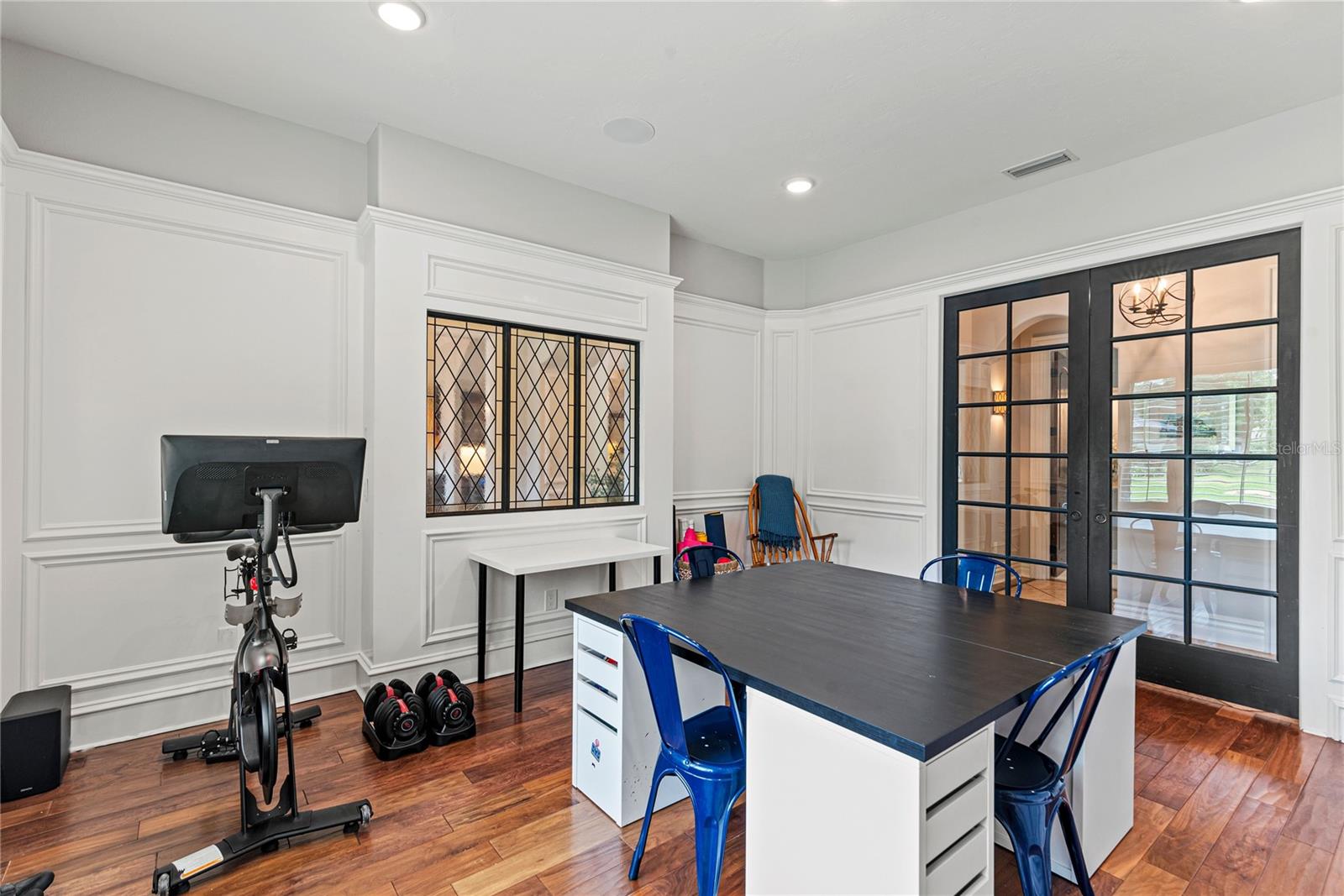 Image 33 of 60 For 141 Phelps Avenue