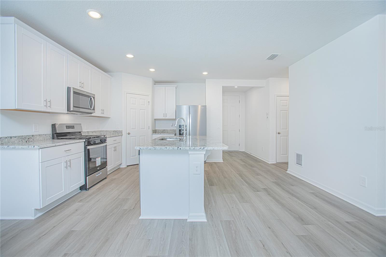 Image 7 of 28 For 2930 Sunstar Drive