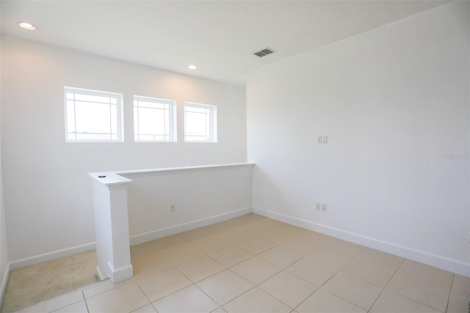 Image 17 of 24 For 8106 Laureate Boulevard B