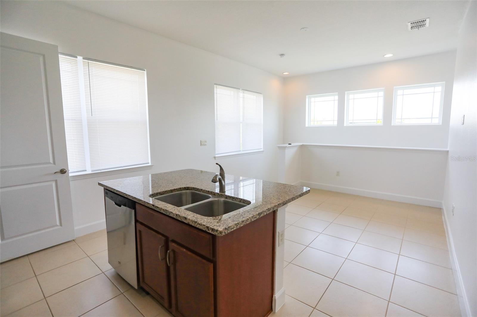 Image 6 of 24 For 8106 Laureate Boulevard B