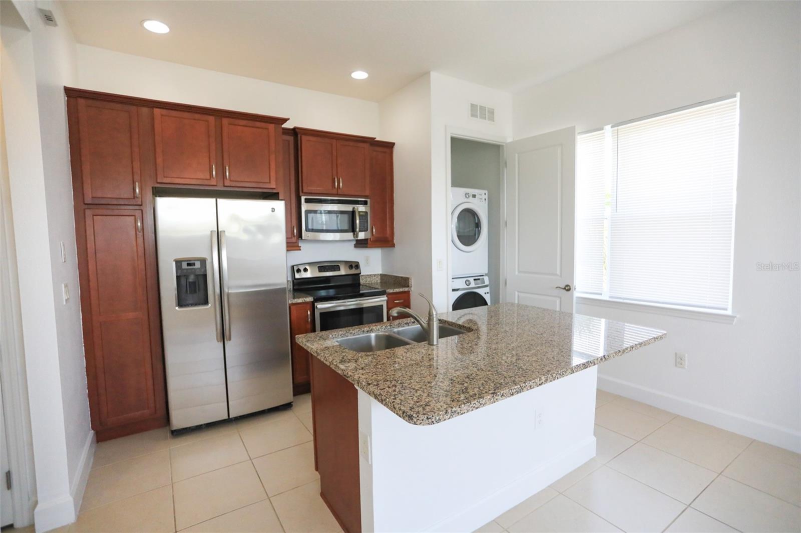 Image 7 of 24 For 8106 Laureate Boulevard B