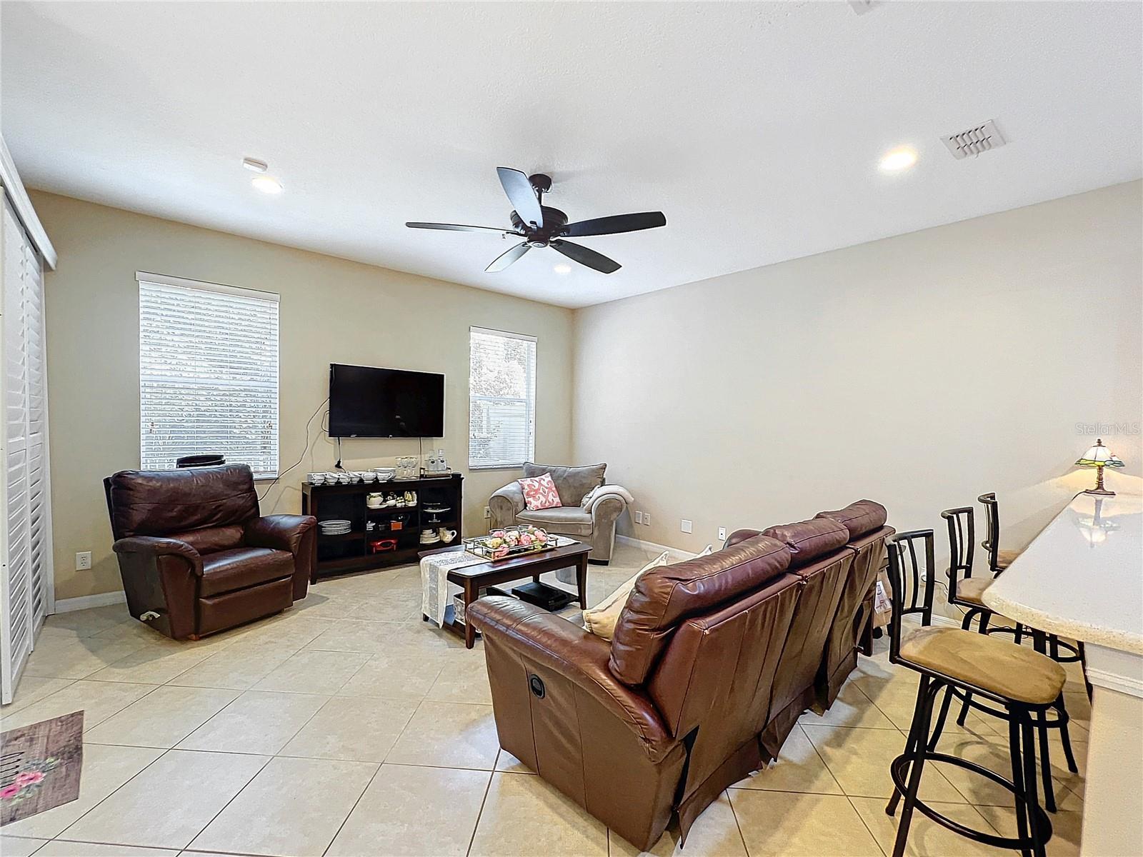 Image 17 of 41 For 452 Harbor Winds Court