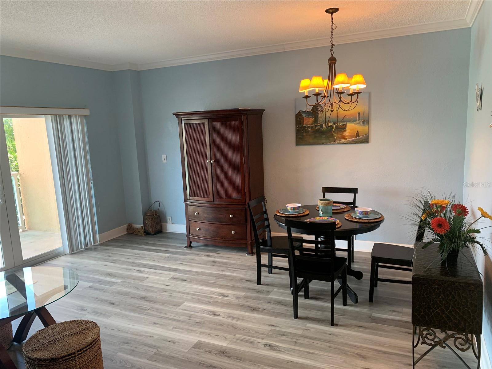 Image 11 of 21 For 880 Mandalay Avenue 206