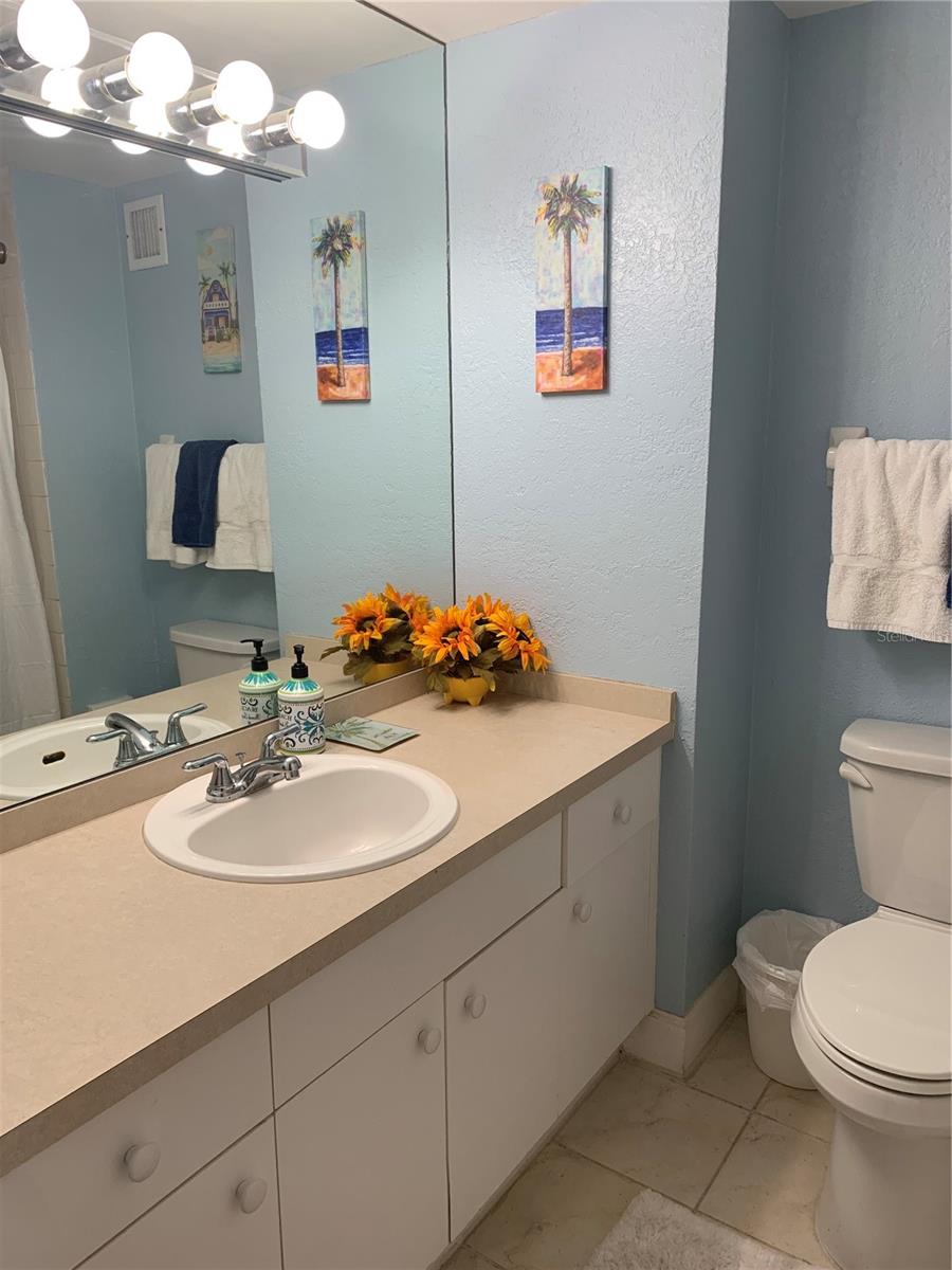 Image 14 of 21 For 880 Mandalay Avenue 206