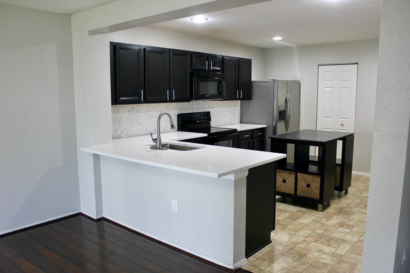 Image 4 of 39 For 1017 Chalcedony Street