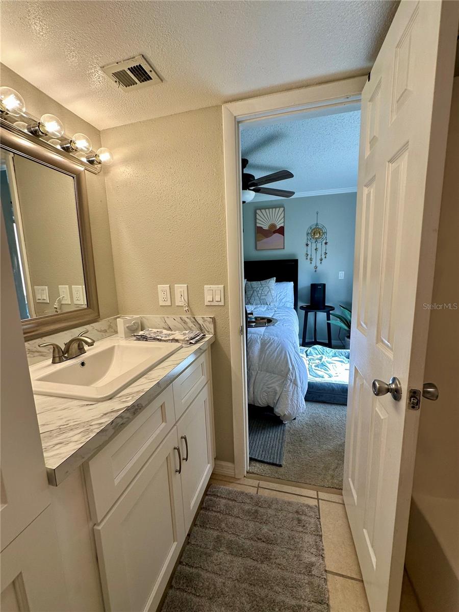 Image 17 of 31 For 109 Oyster Bay Circle 120