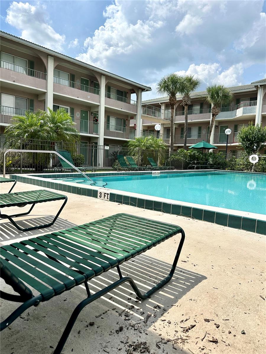 Image 19 of 31 For 109 Oyster Bay Circle 120