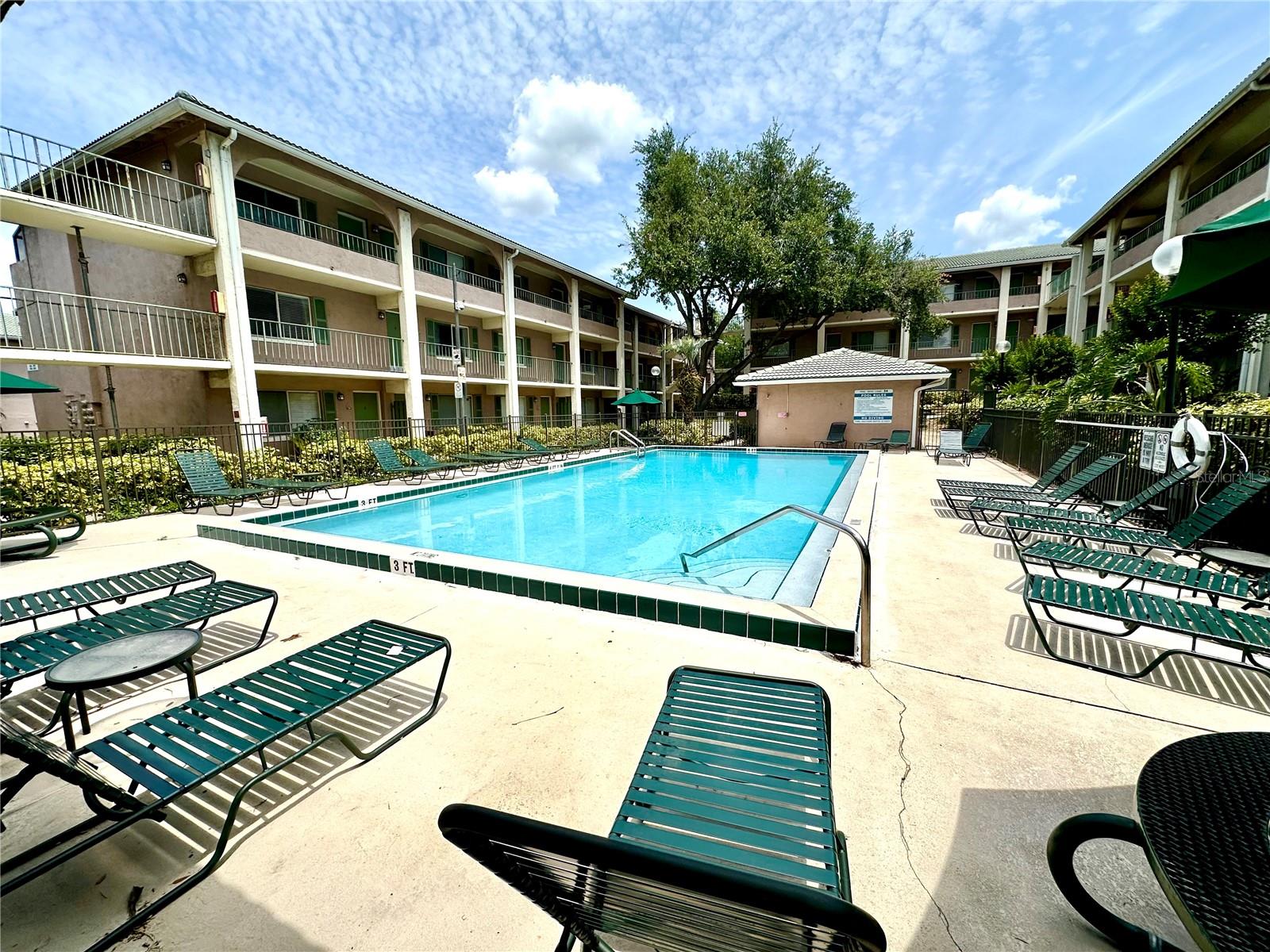 Image 20 of 31 For 109 Oyster Bay Circle 120