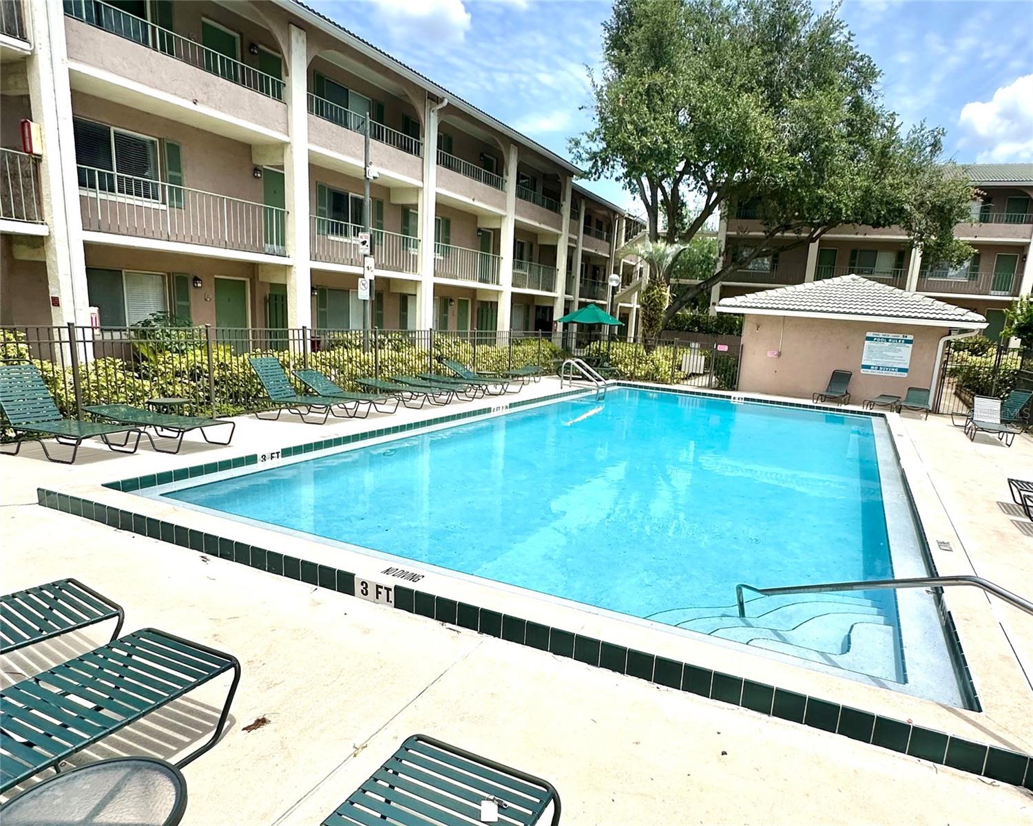 Image 21 of 31 For 109 Oyster Bay Circle 120