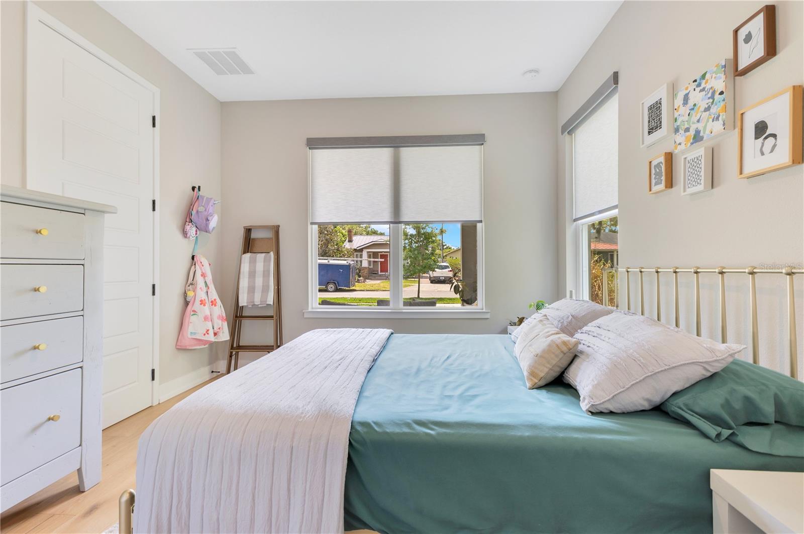 Image 30 of 72 For 1127 Harvard Street