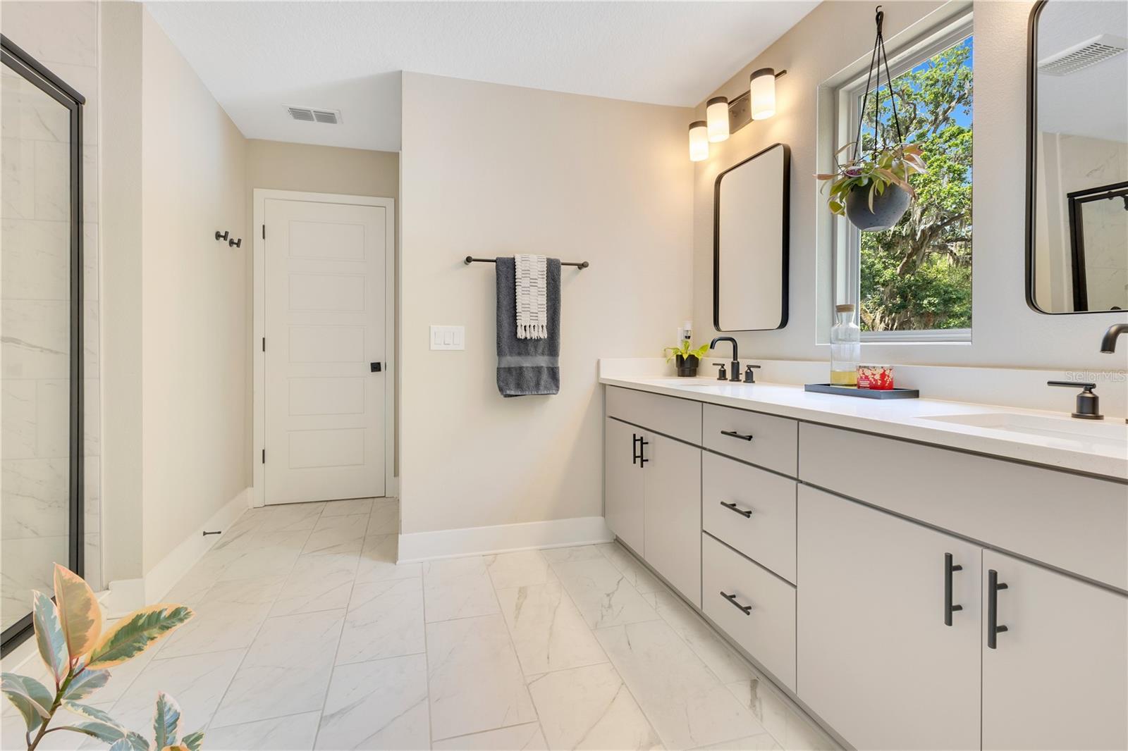 Image 40 of 72 For 1127 Harvard Street