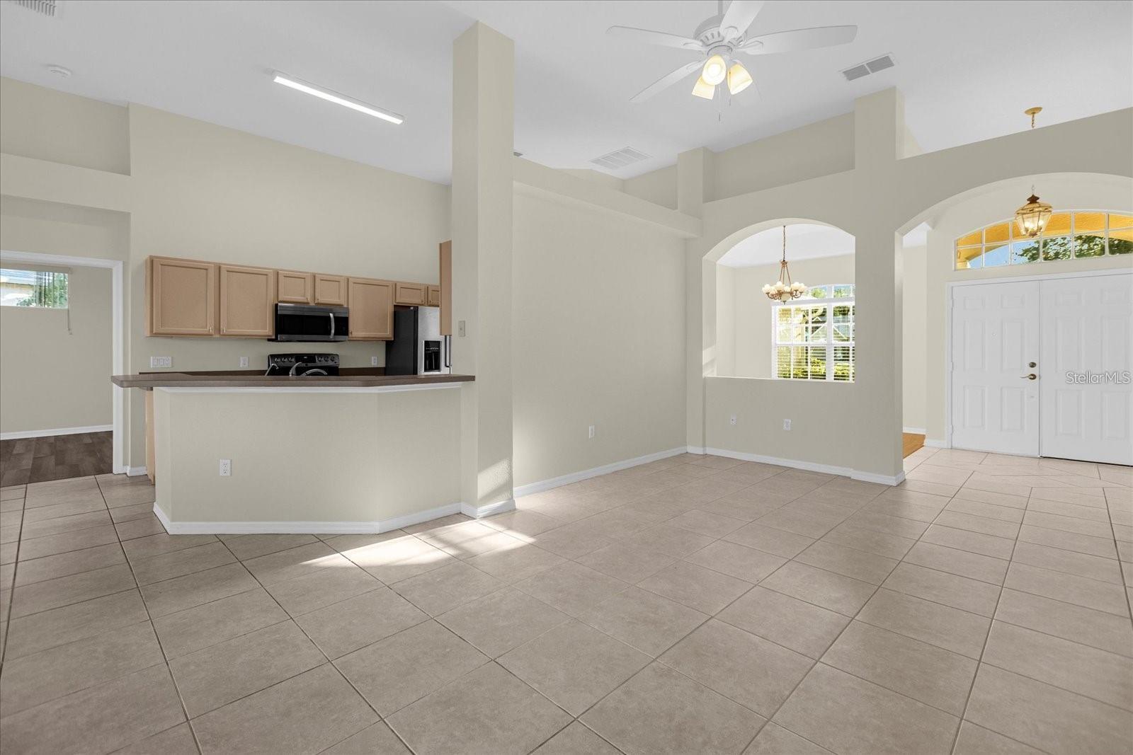 Image 4 of 37 For 13131 Luxbury Loop