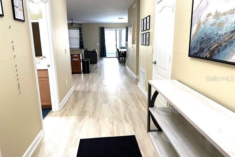 Image 4 of 71 For 1466 Moon Valley Dr