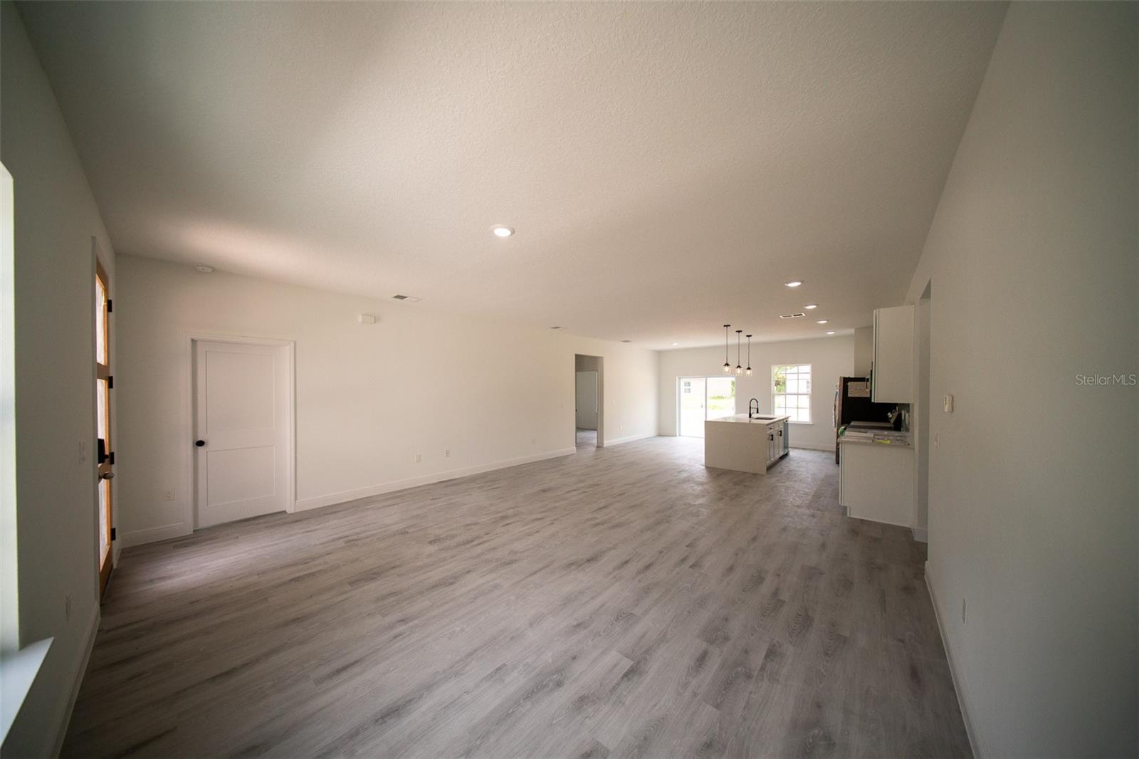 Image 13 of 28 For 16600 23rd Avenue Road