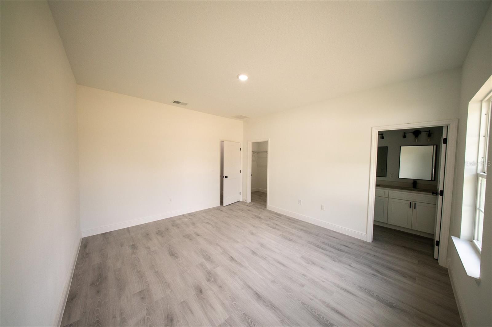 Image 21 of 28 For 16600 23rd Avenue Road