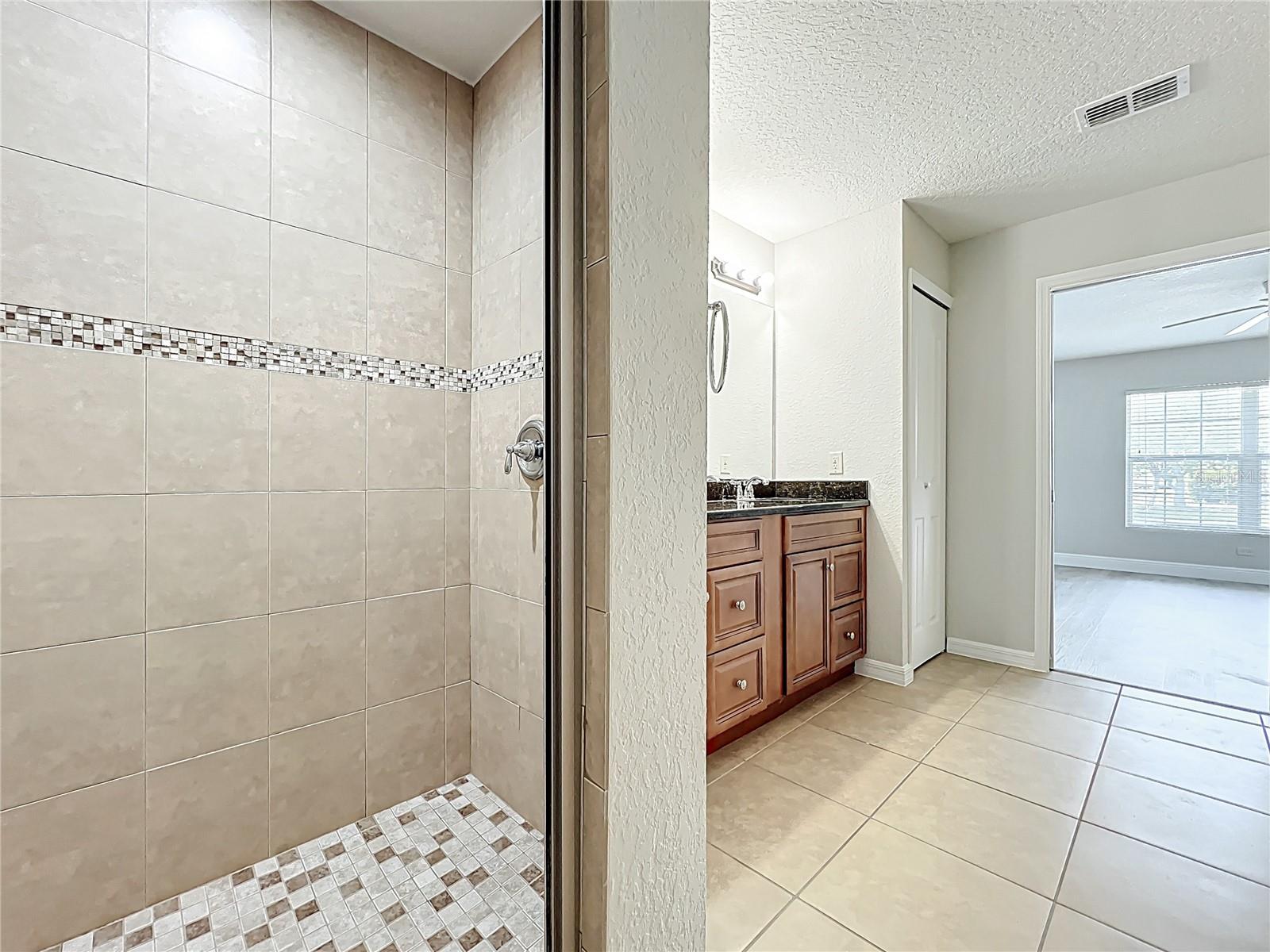 Image 12 of 30 For 404 Wilshire Drive