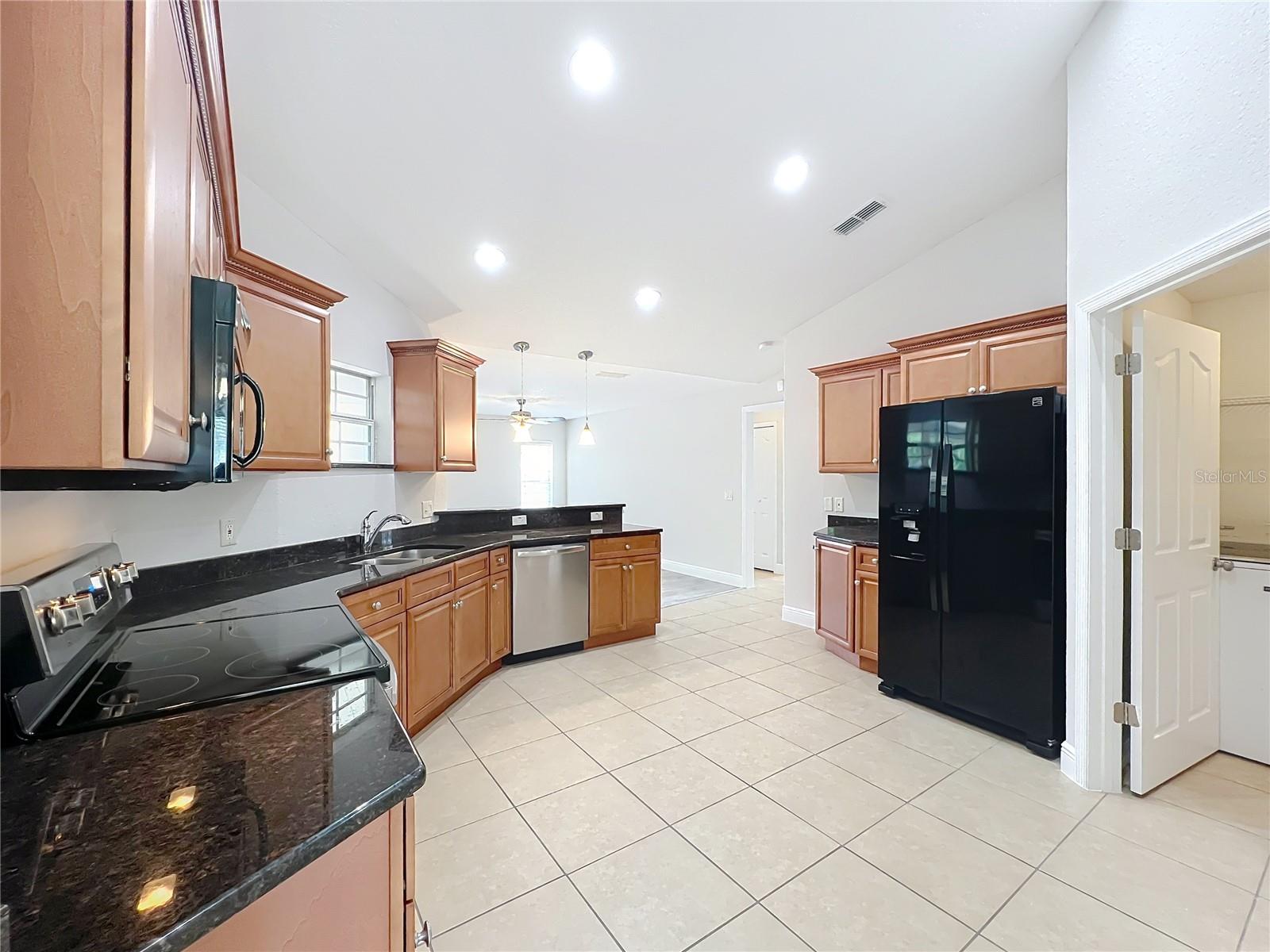 Image 15 of 30 For 404 Wilshire Drive
