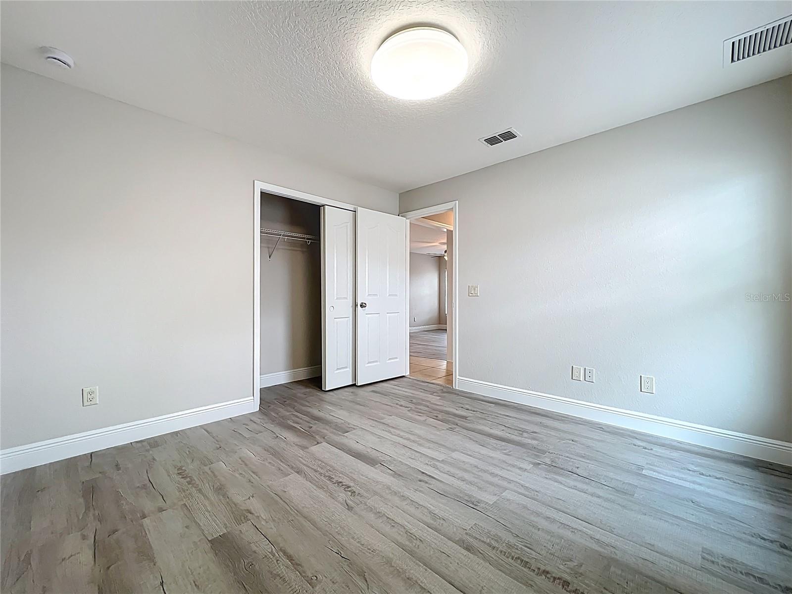 Image 25 of 30 For 404 Wilshire Drive