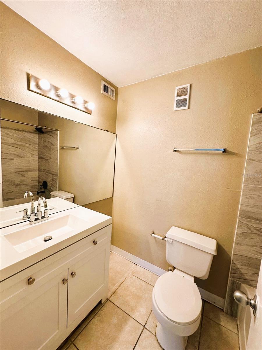 Image 11 of 16 For 4760 Walden Circle 5-31