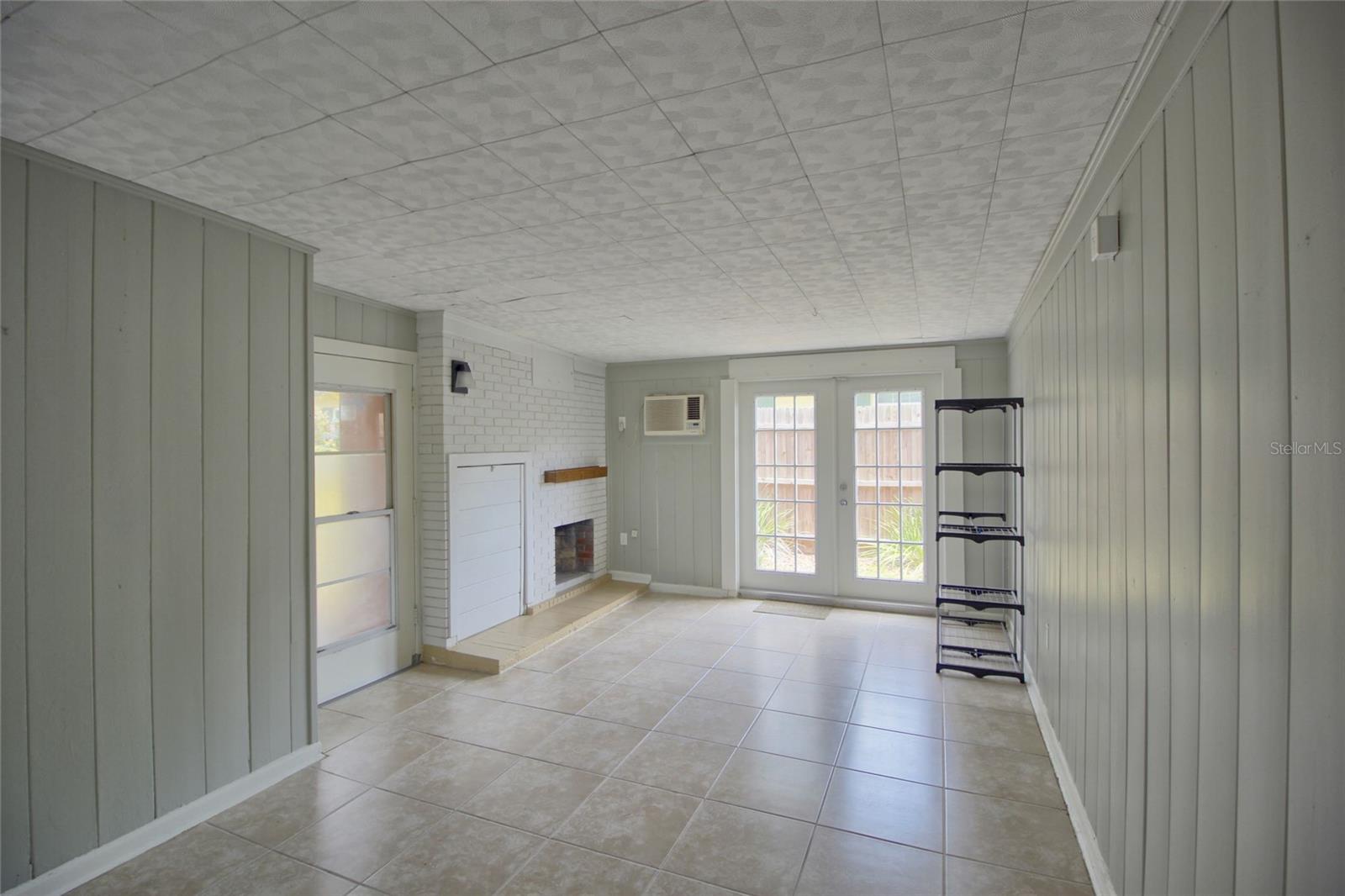 Image 2 of 14 For 501 Hampton Avenue