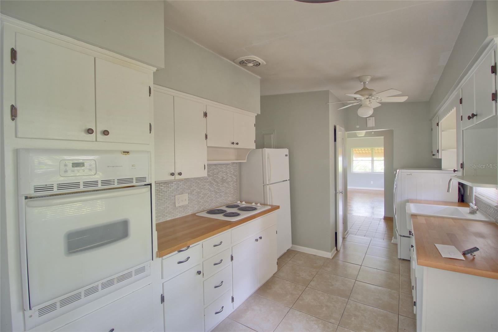 Image 4 of 14 For 501 Hampton Avenue