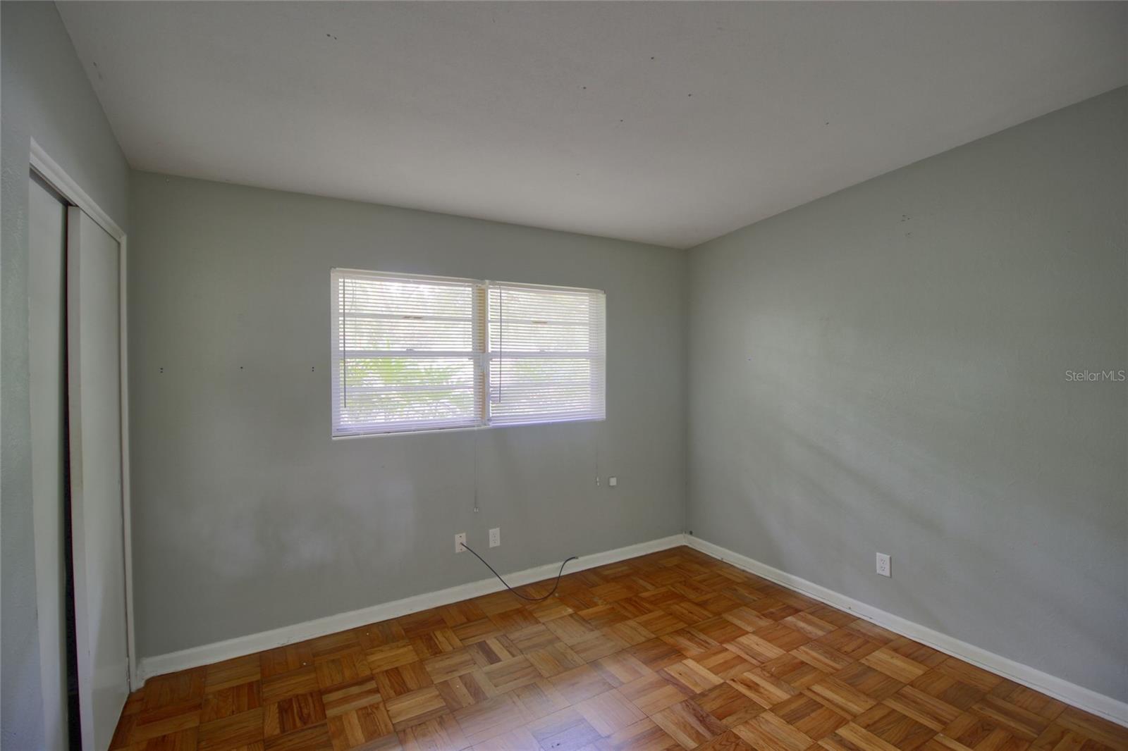 Image 9 of 14 For 501 Hampton Avenue