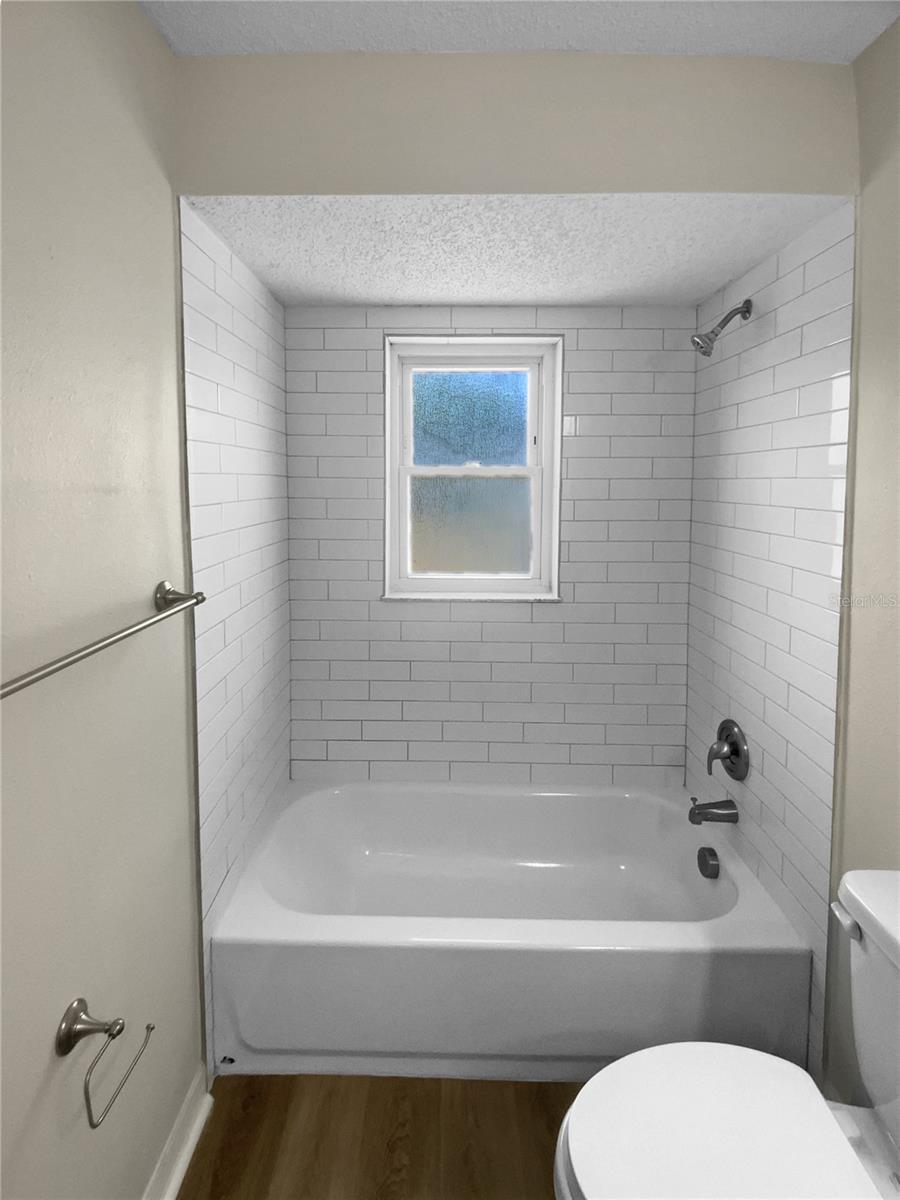 Listing photo id 20 for 38832 Henry Drive