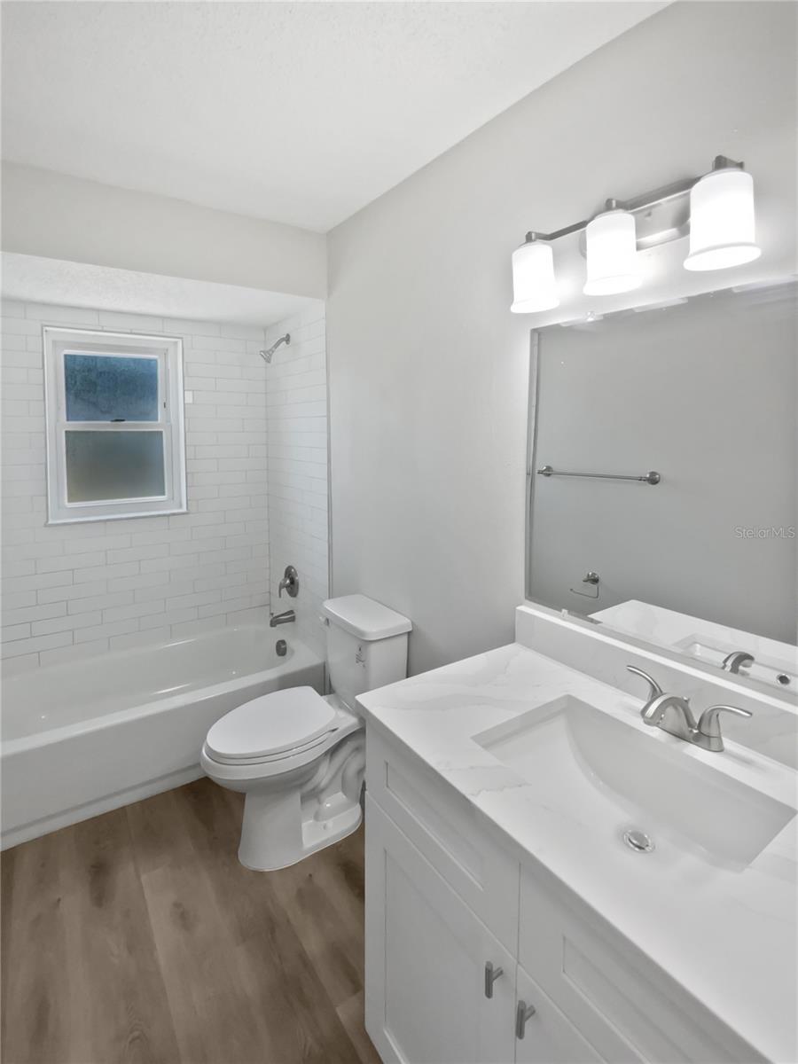 Listing photo id 21 for 38832 Henry Drive