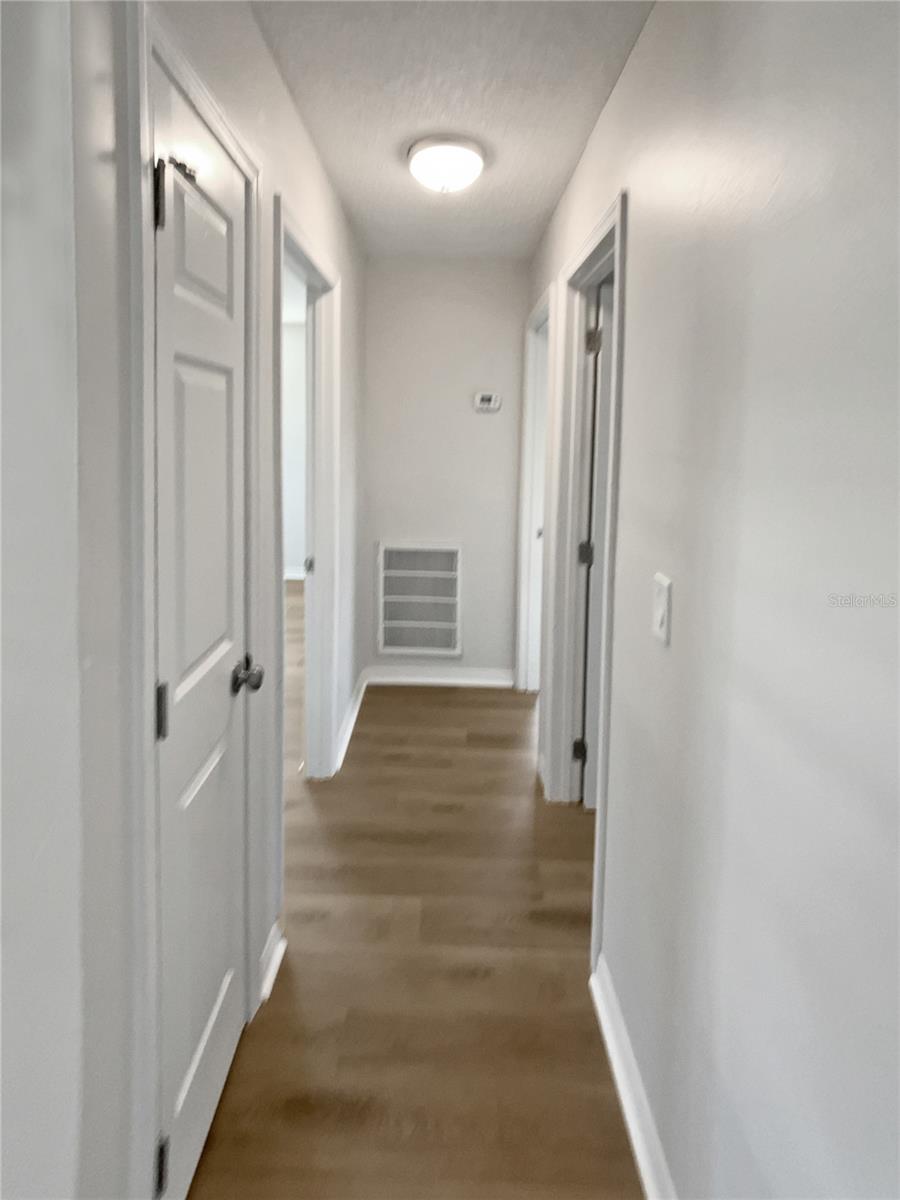 Listing photo id 22 for 38832 Henry Drive