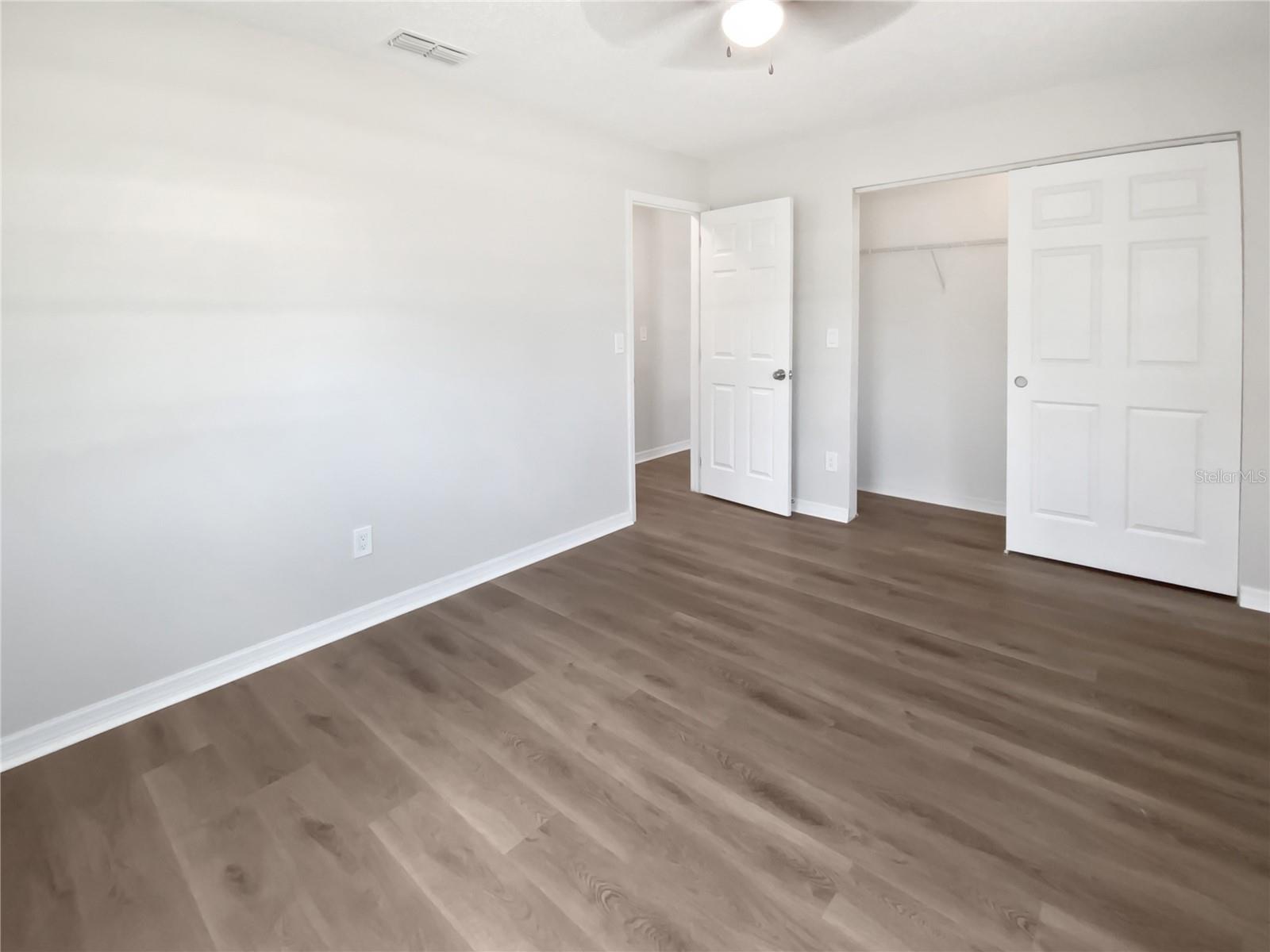 Listing photo id 27 for 38832 Henry Drive