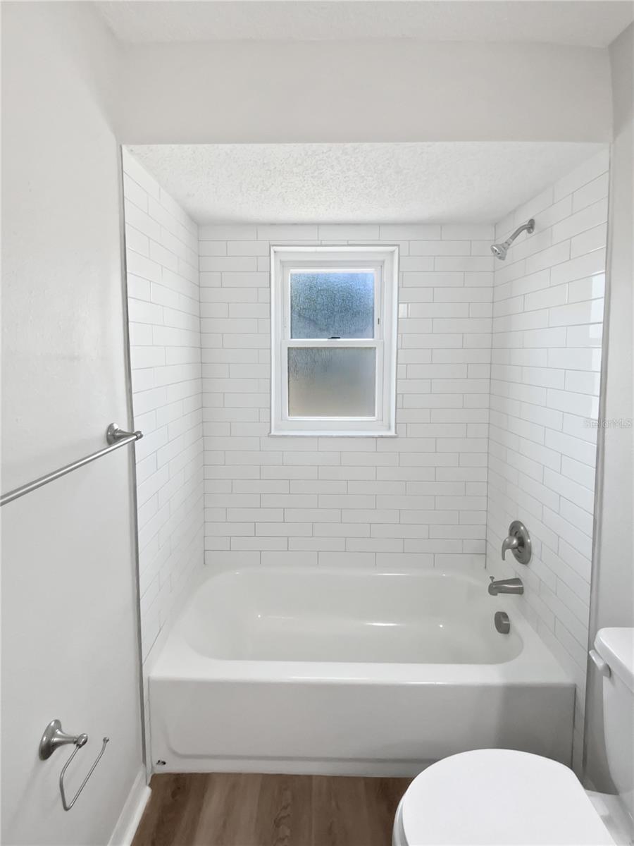 Listing photo id 33 for 38832 Henry Drive