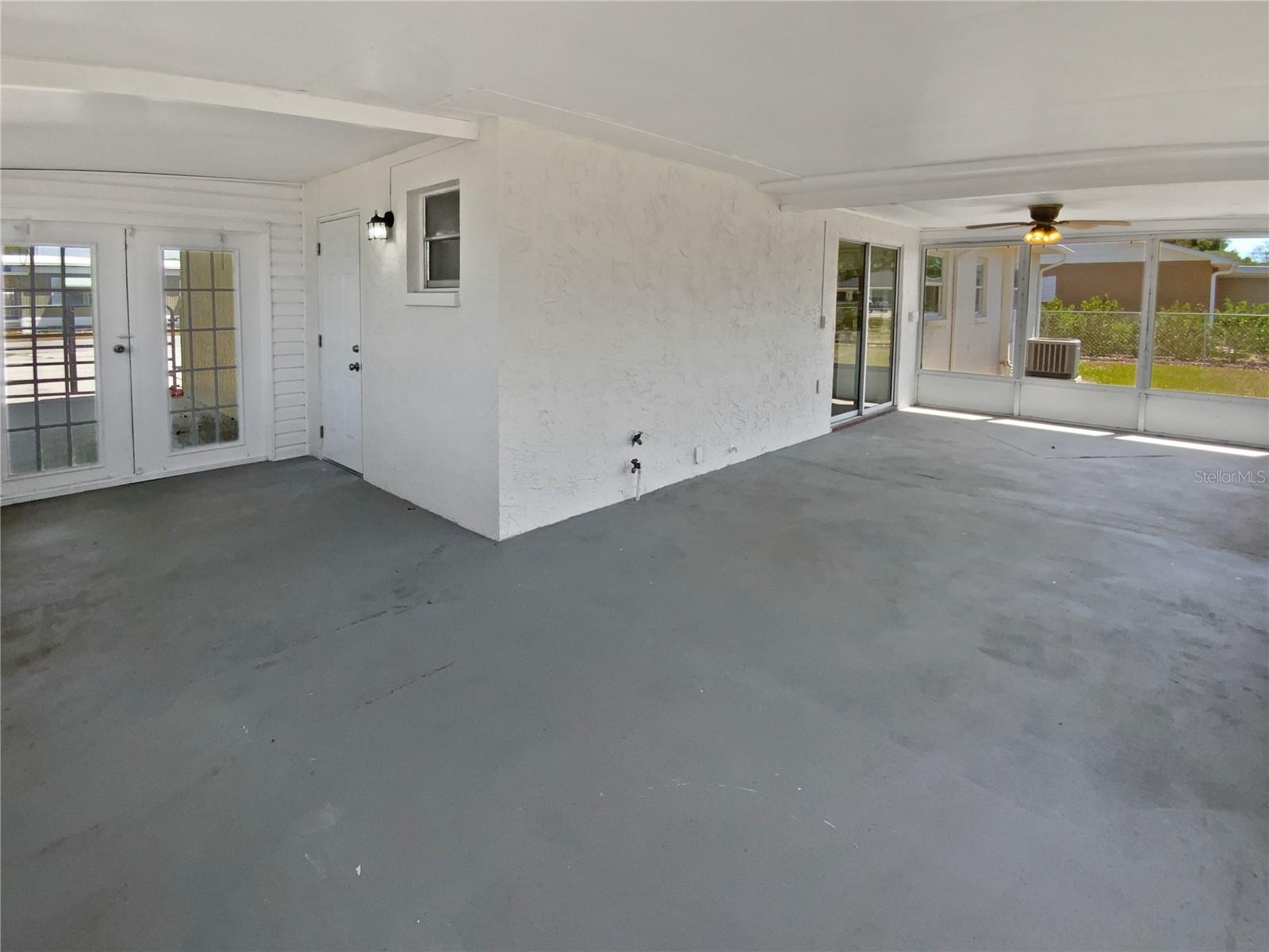 Listing photo id 35 for 38832 Henry Drive