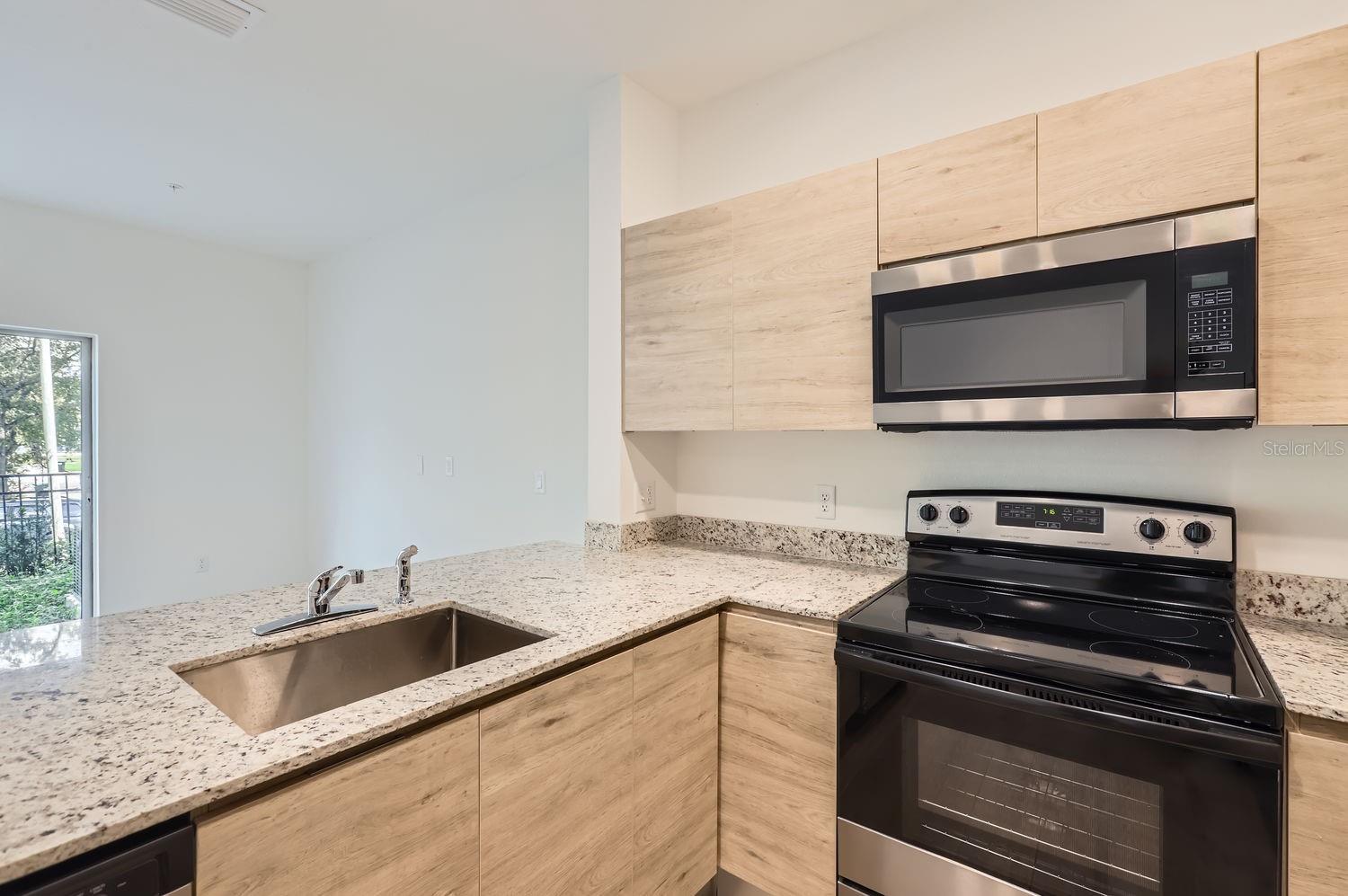 Image 10 of 31 For 1213 Southstation Place 404