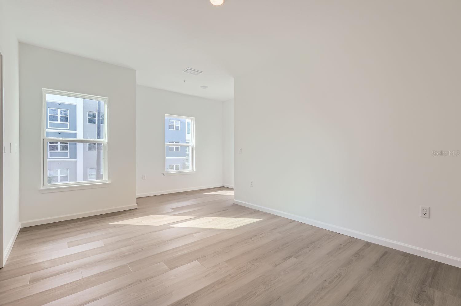 Image 13 of 31 For 1213 Southstation Place 404
