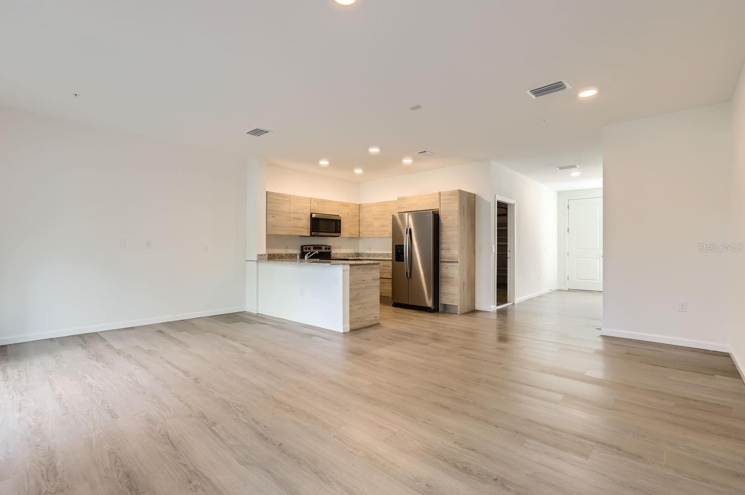 Image 3 of 31 For 1213 Southstation Place 404