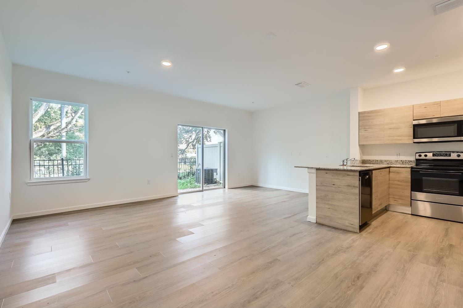 Image 4 of 31 For 1213 Southstation Place 404