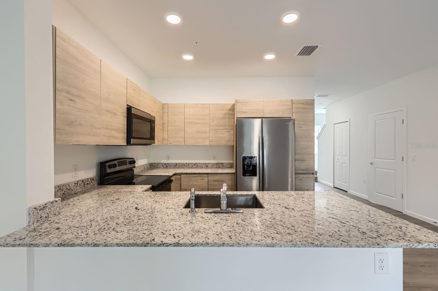 Image 7 of 31 For 1213 Southstation Place 404
