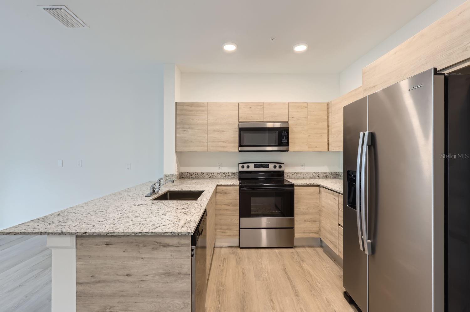 Image 9 of 31 For 1213 Southstation Place 404